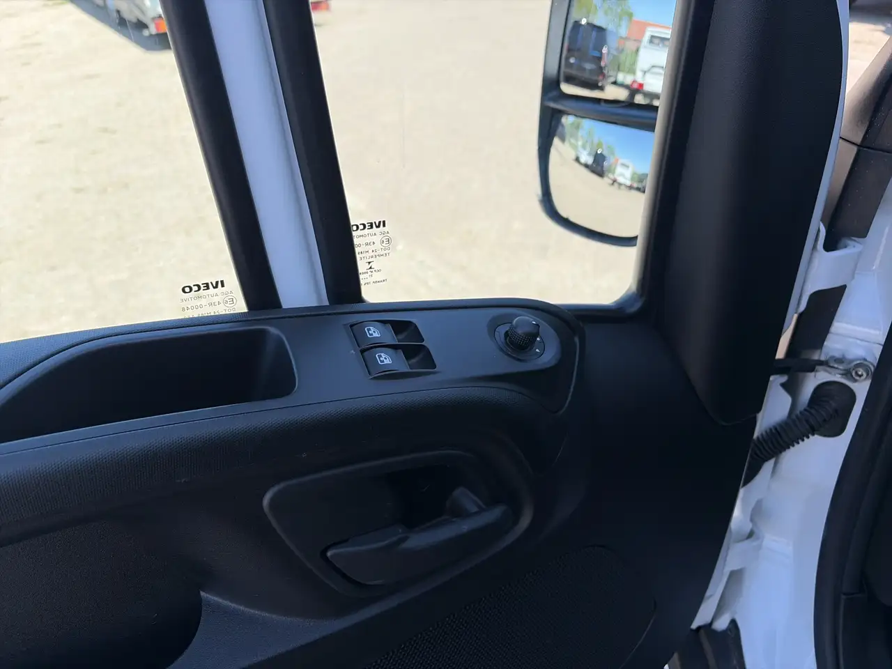 Iveco Daily 2022 — фото 17