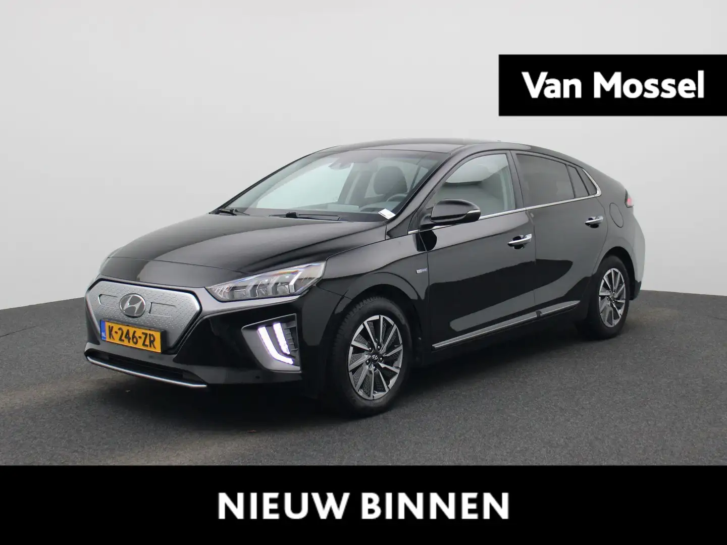 Hyundai IONIQ Comfort EV 38 kWh AUTOMAAT | NAVIGATIE | CAMERA | Zwart - 1