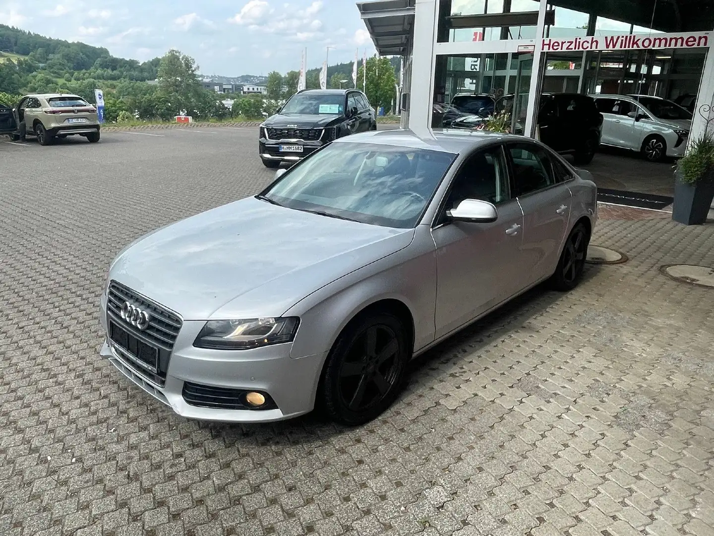 Audi A4 2.0 TFSI 155kW quattro Attraction nur Export Argento - 1