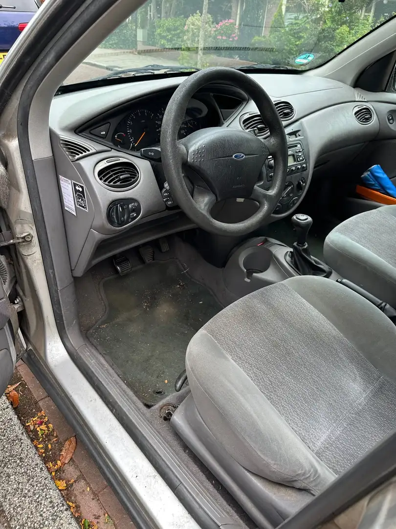 Ford Focus Focus 1.6-16V Ghia - 2