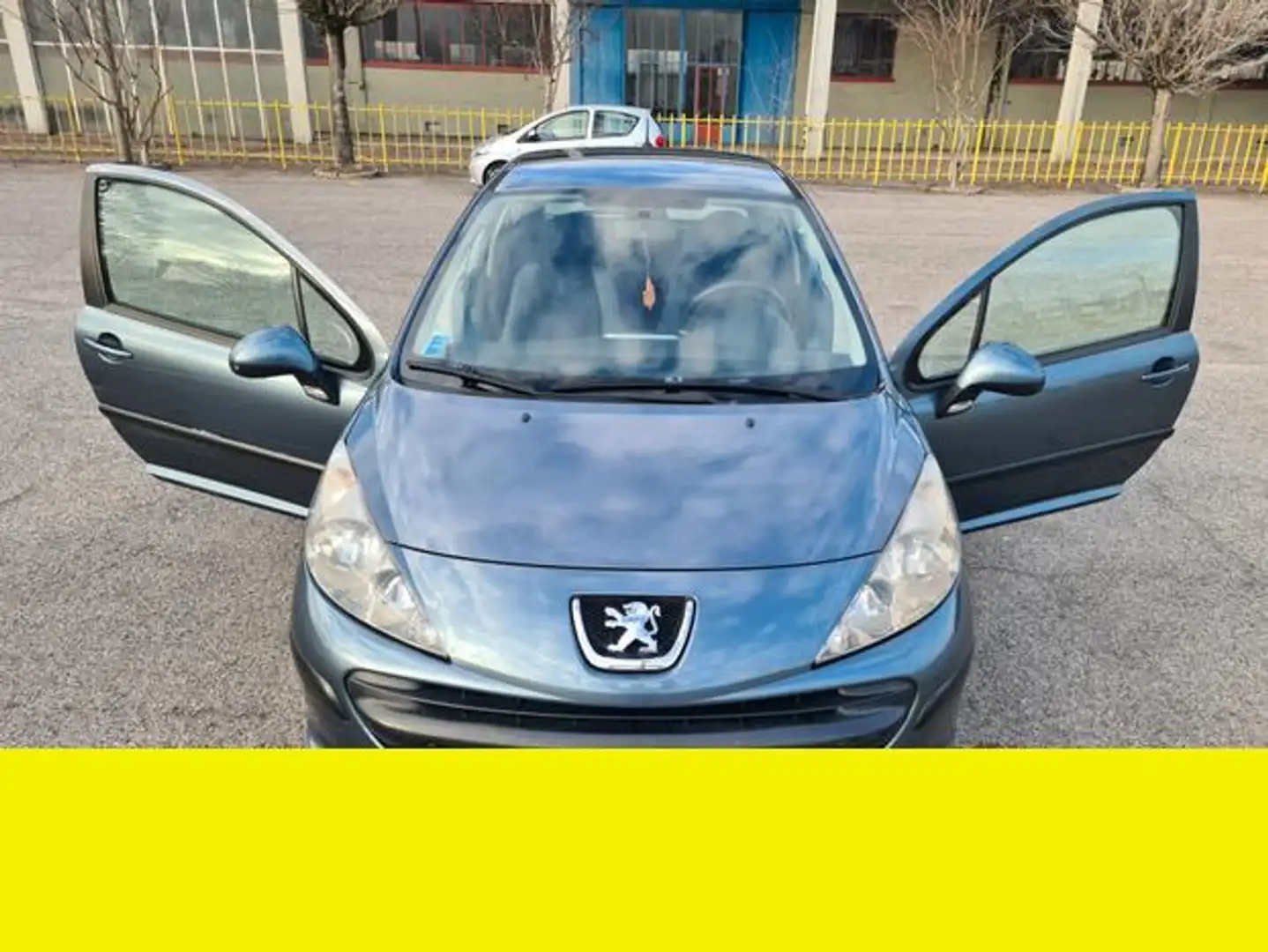 Peugeot 207 - 1