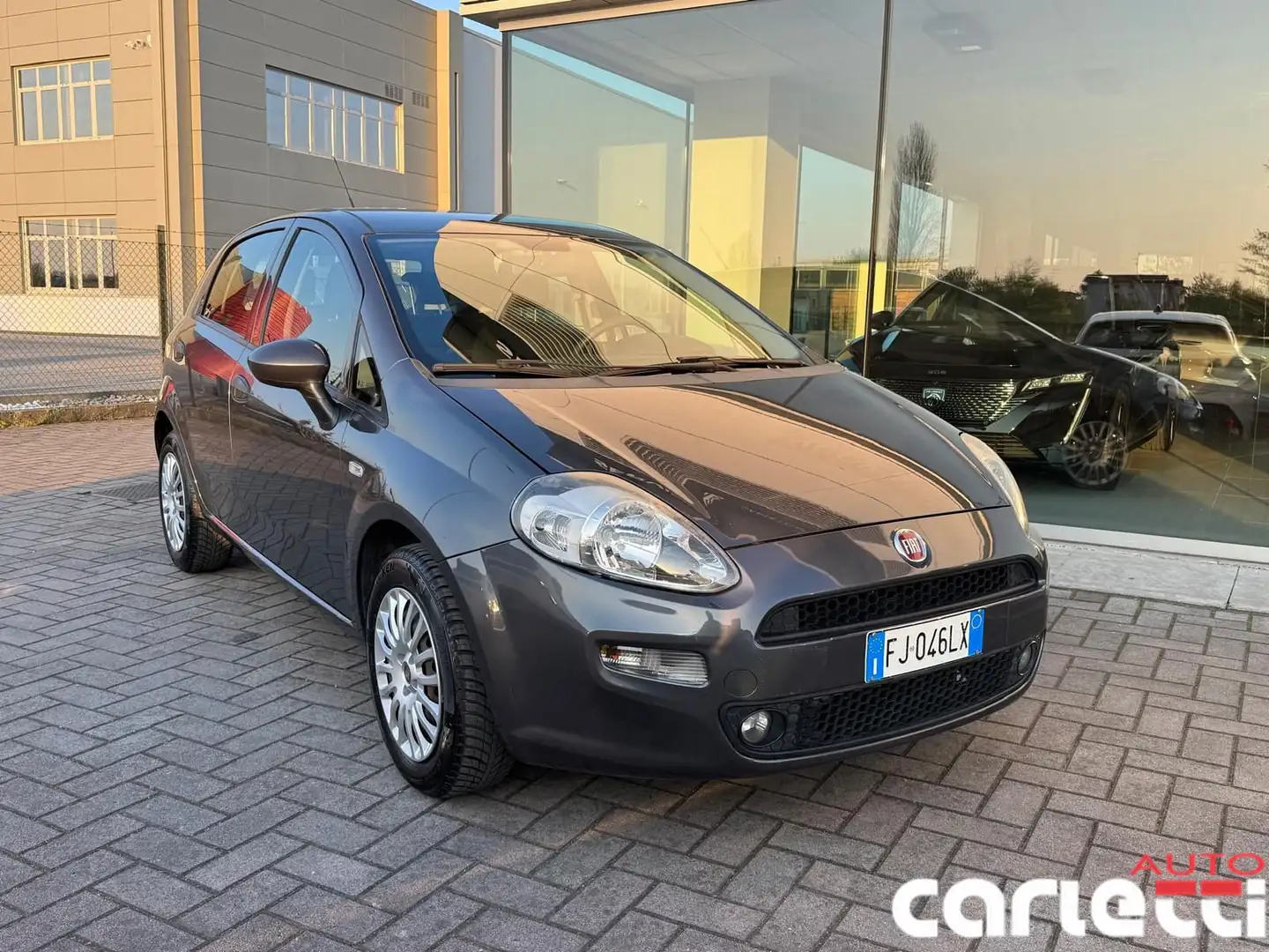 Fiat Punto Evo Punto 5p 1.4 easypower Lounge Gpl E6 Grau - 2