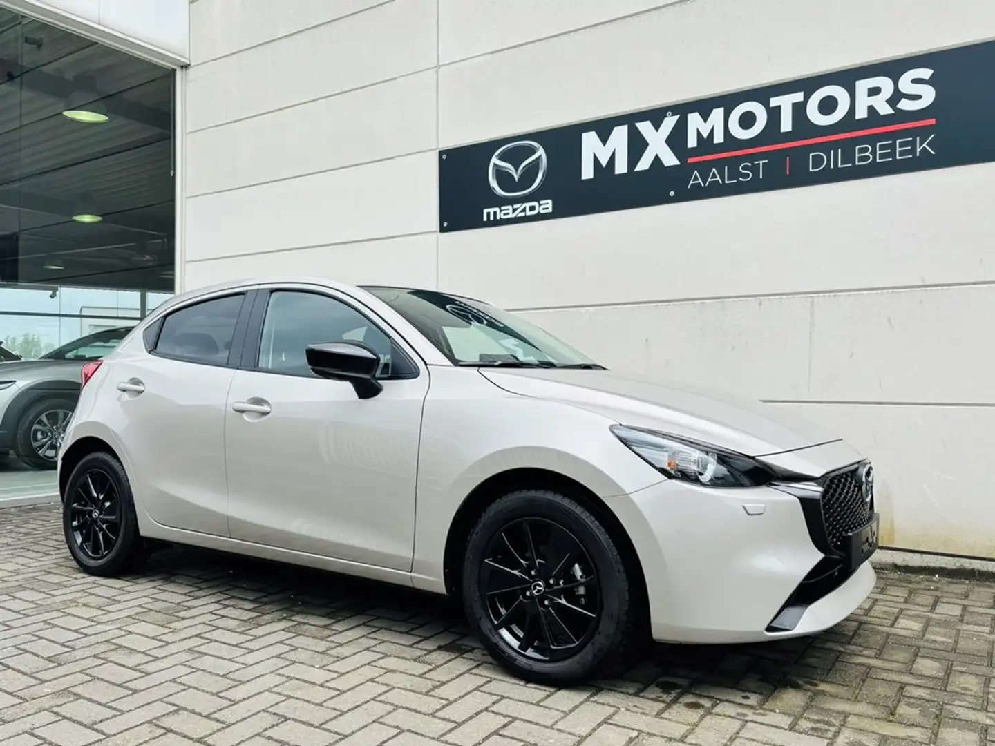Mazda 2 1.5 e-SkyG 90 pk Mild Hybrid * Homura * Zilver - 1