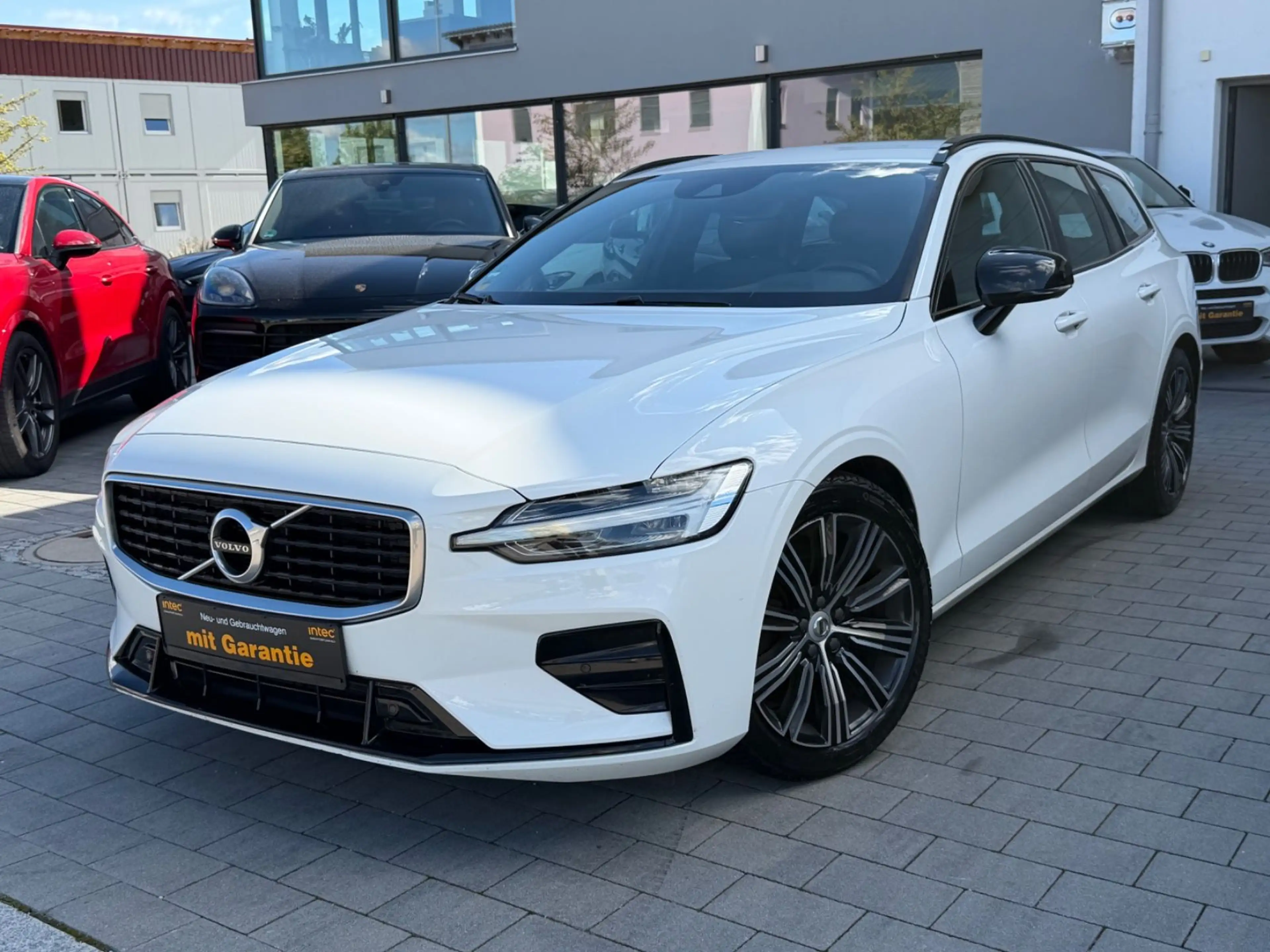 Volvo V60 Kombi R Design LED LEDER NAVI AUTOMATIK