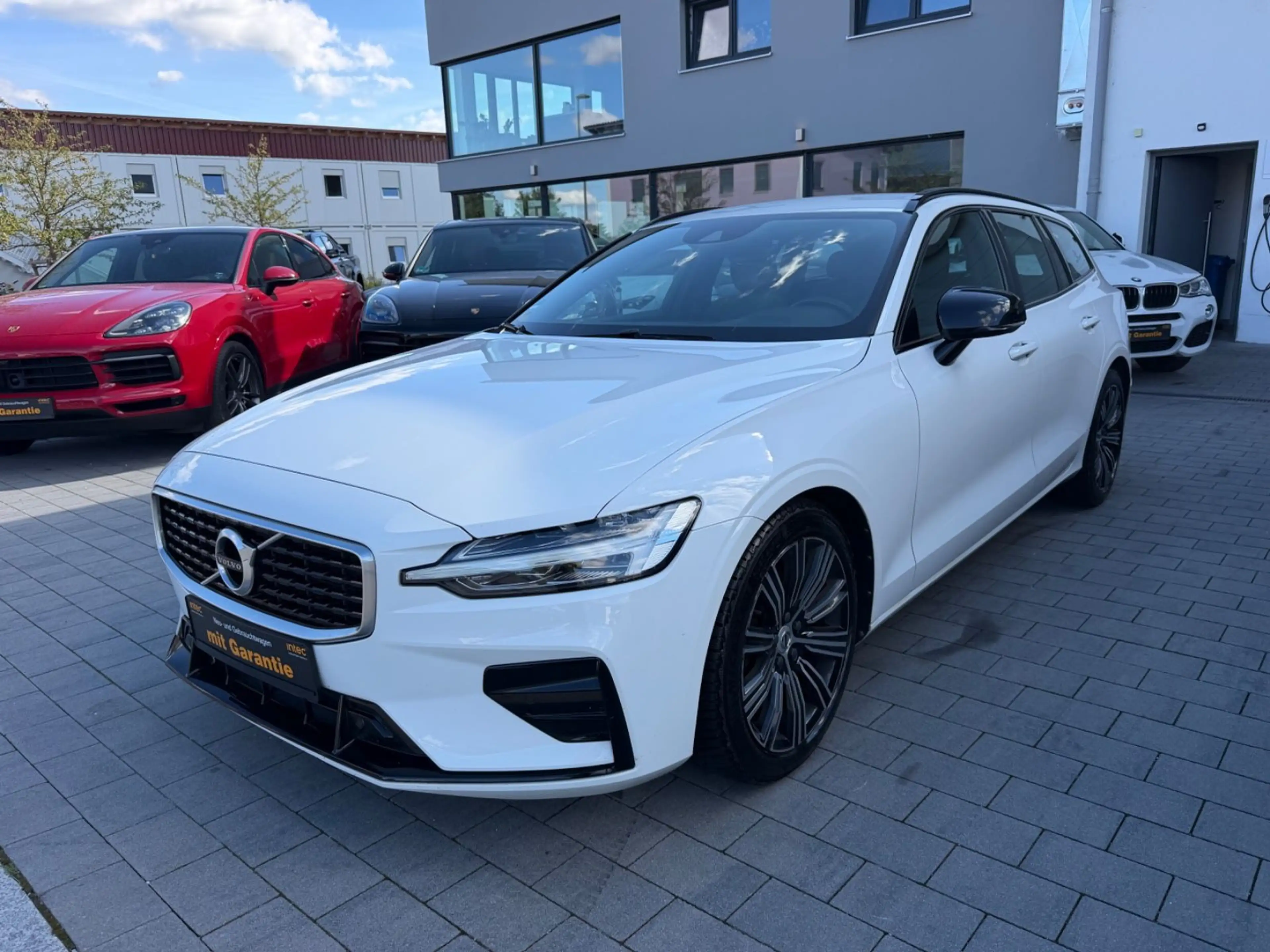 Volvo V60 Kombi R Design LED LEDER NAVI AUTOMATIK — photo 2