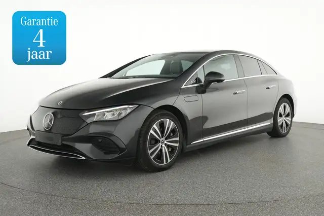 Mercedes-Benz EQE 300 Electric Art