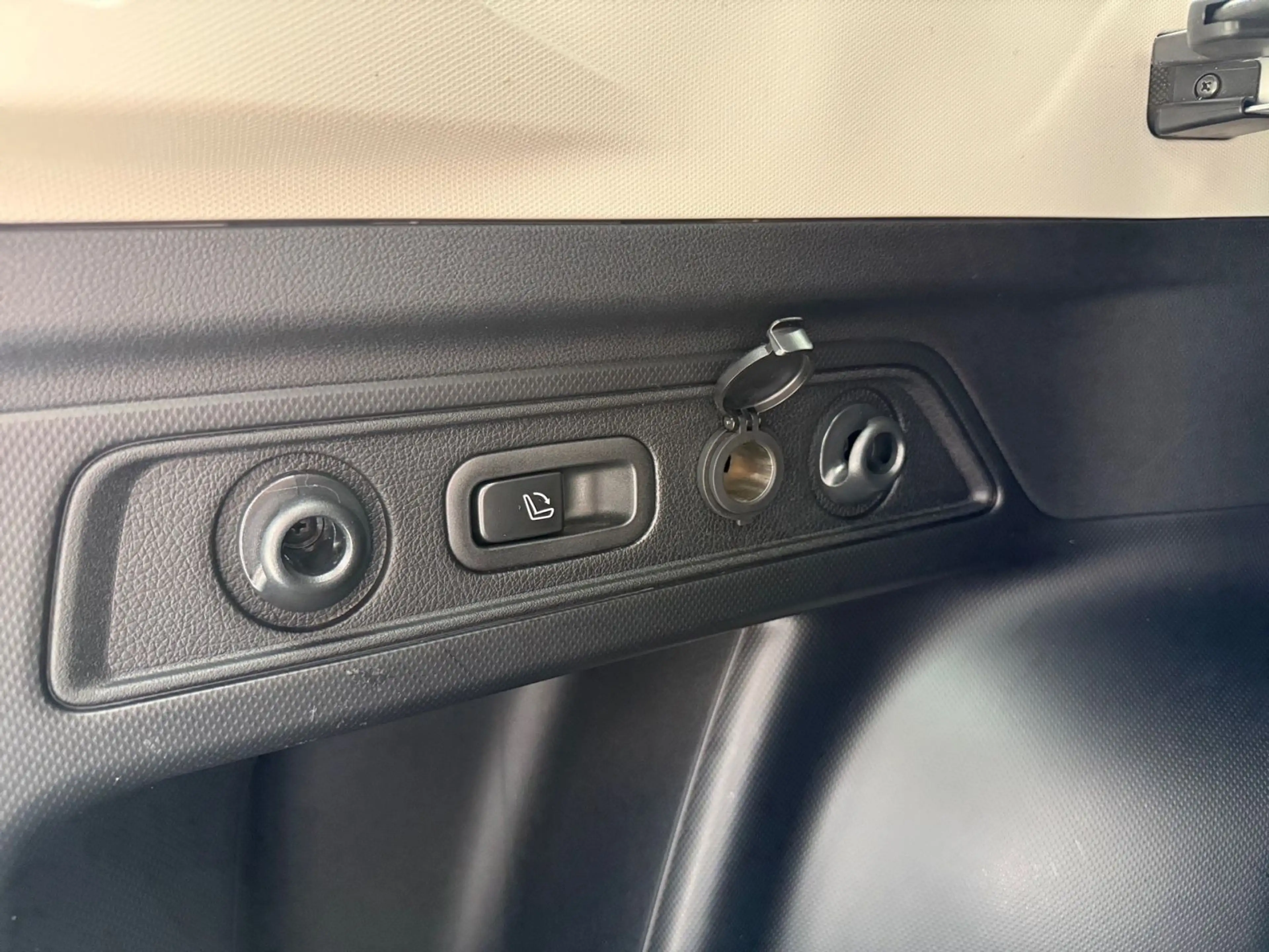 Subaru Forester 2.0ie Platinum, Leder, Kamera, PGD, HK — photo 15