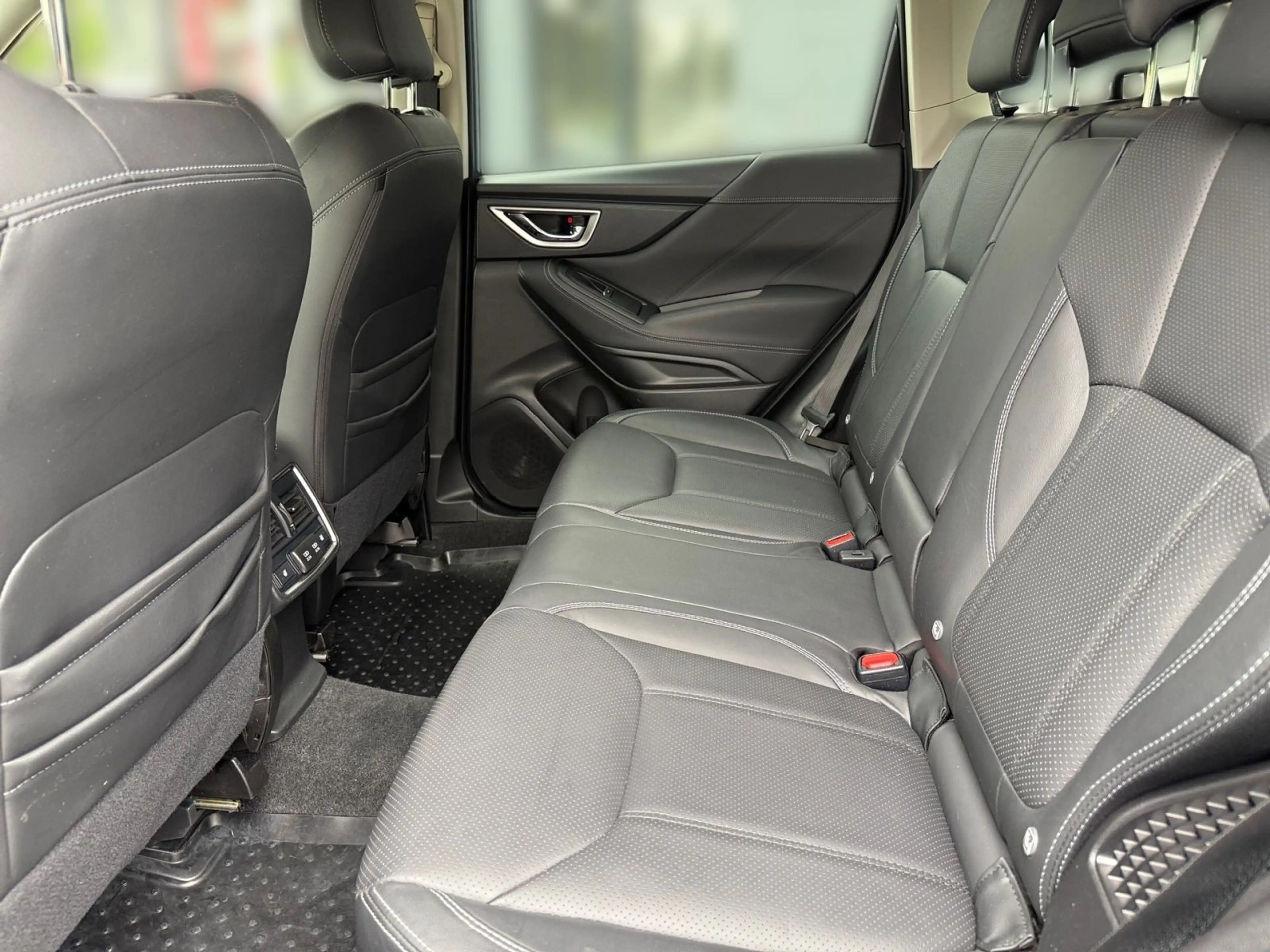 Subaru Forester 2.0ie Platinum, Leder, Kamera, PGD, HK — photo 12