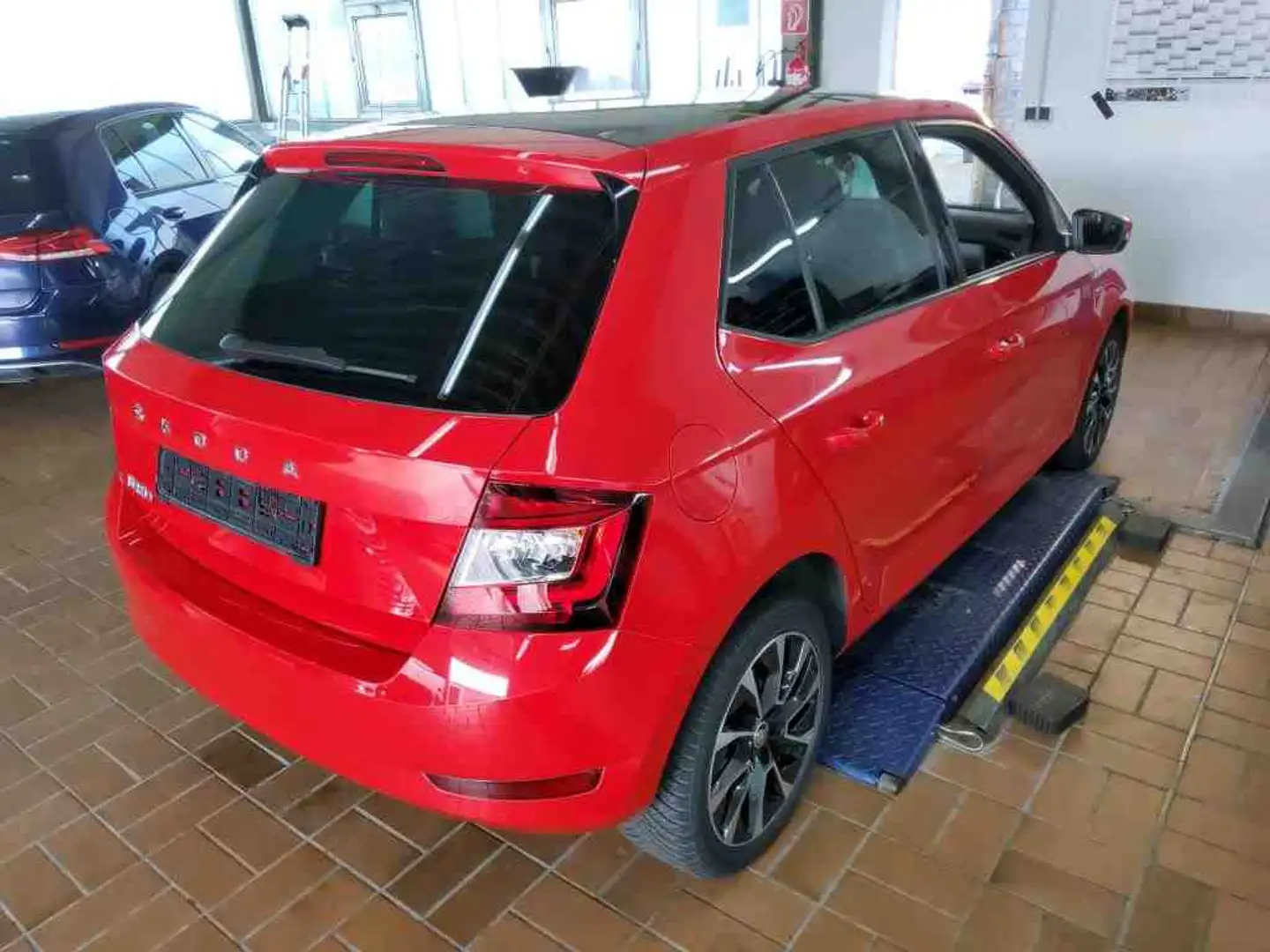 Skoda Fabia 1.0 TSI AMBITION*LED*PANO*NAVI*KLIMA*PDC*S Rot - 2