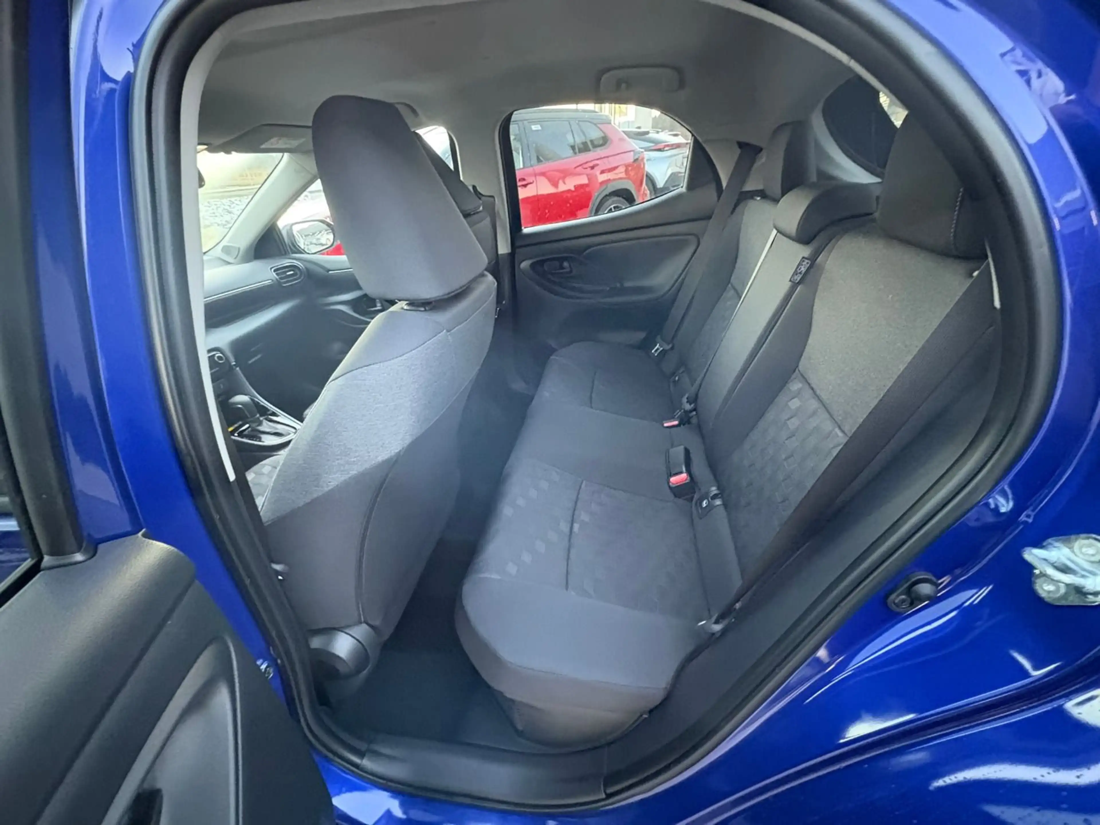 Toyota Yaris - 1,5 l, 116 PS 5-tg. Active Drive — photo 8