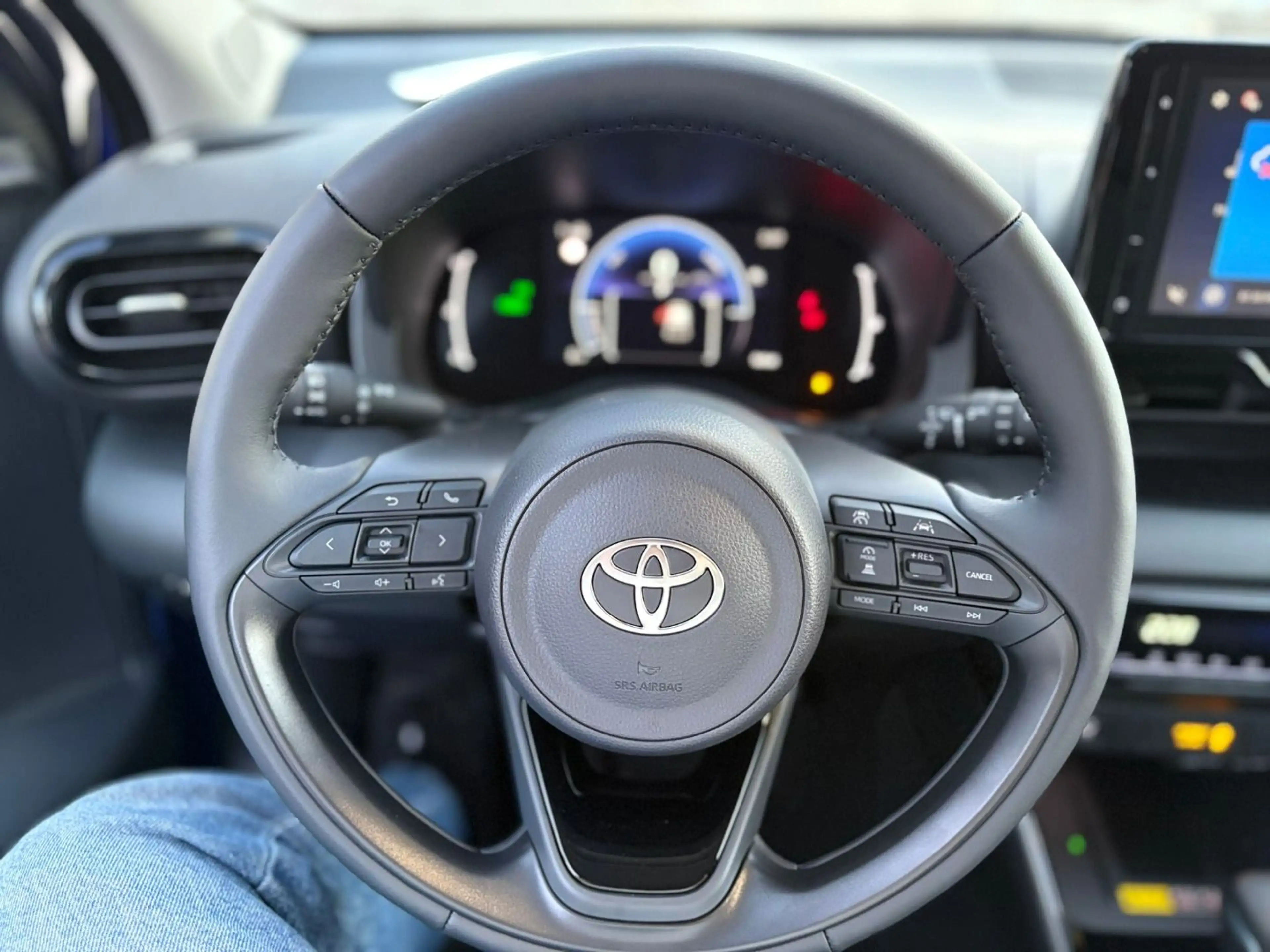 Toyota Yaris - 1,5 l, 116 PS 5-tg. Active Drive — photo 12