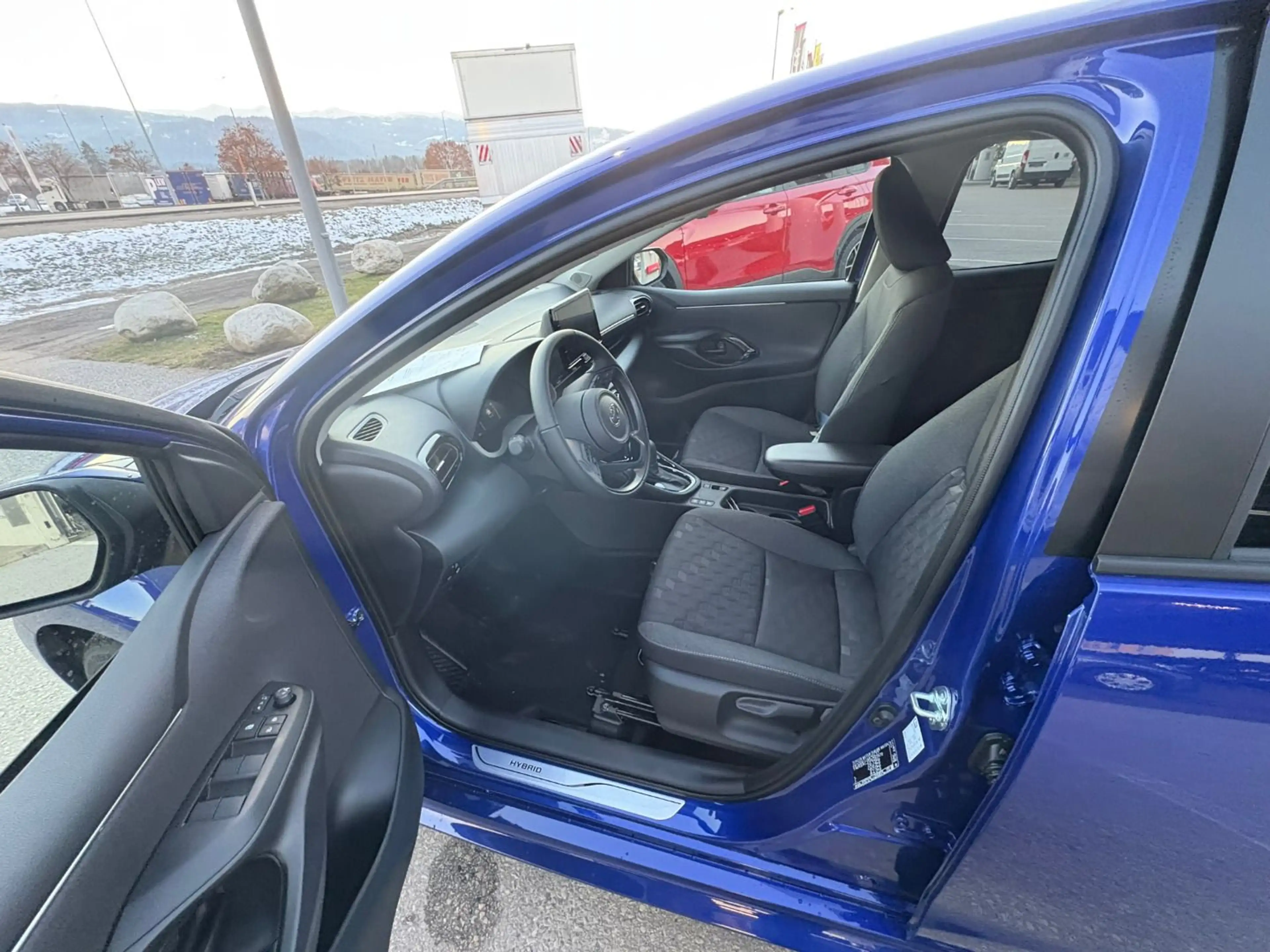 Toyota Yaris - 1,5 l, 116 PS 5-tg. Active Drive — photo 10