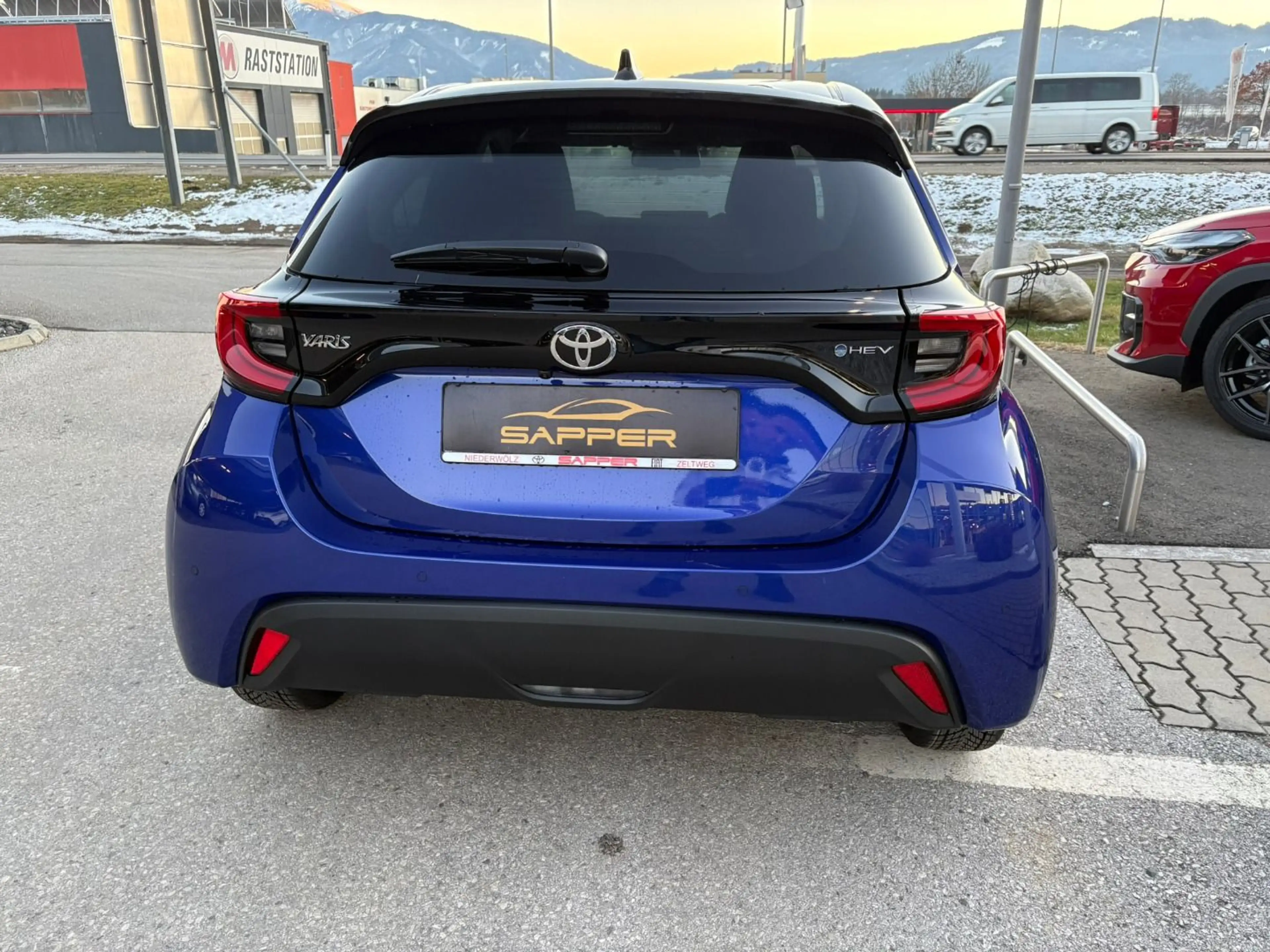 Toyota Yaris - 1,5 l, 116 PS 5-tg. Active Drive — photo 6