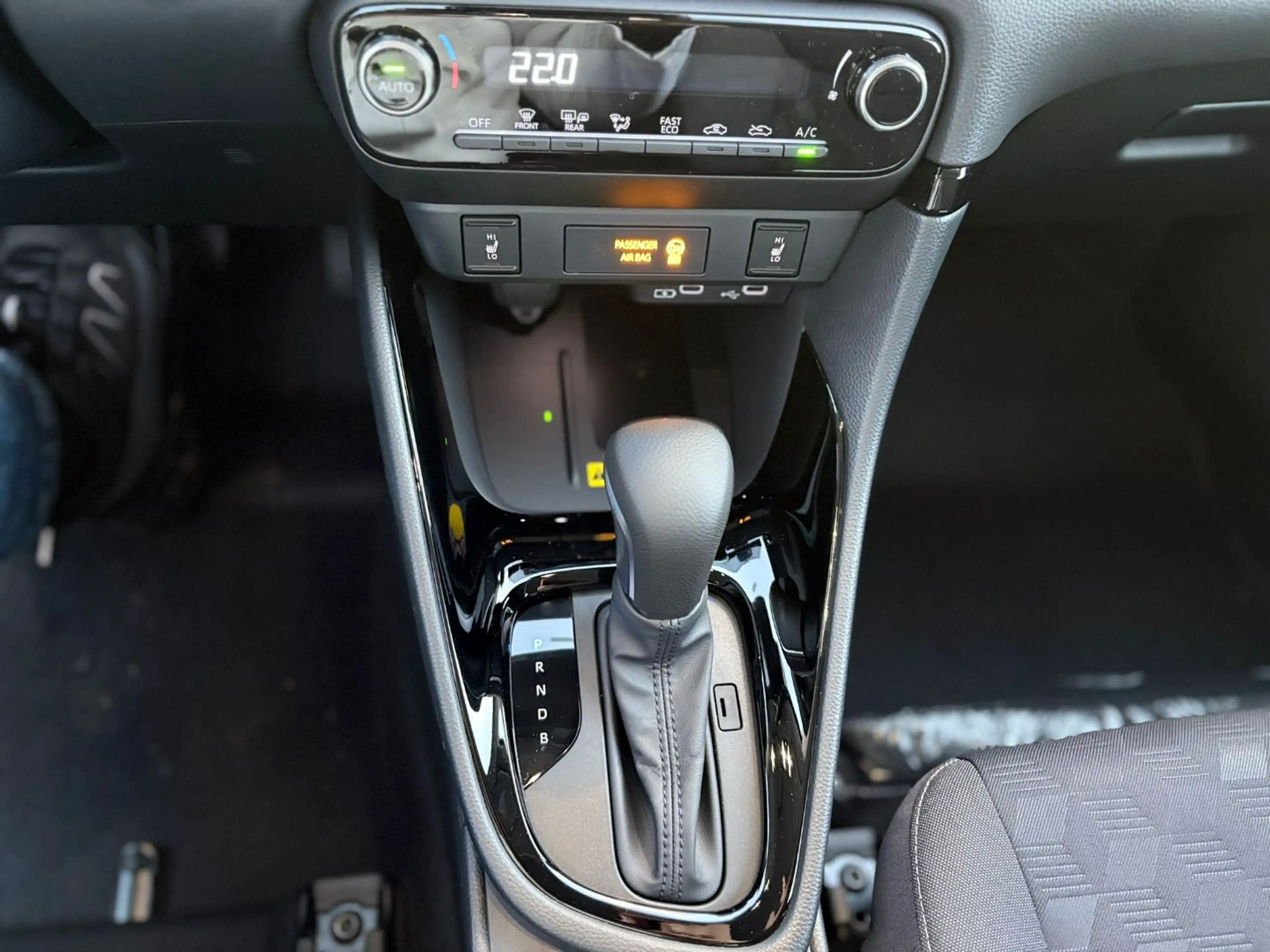 Toyota Yaris - 1,5 l, 116 PS 5-tg. Active Drive — photo 15