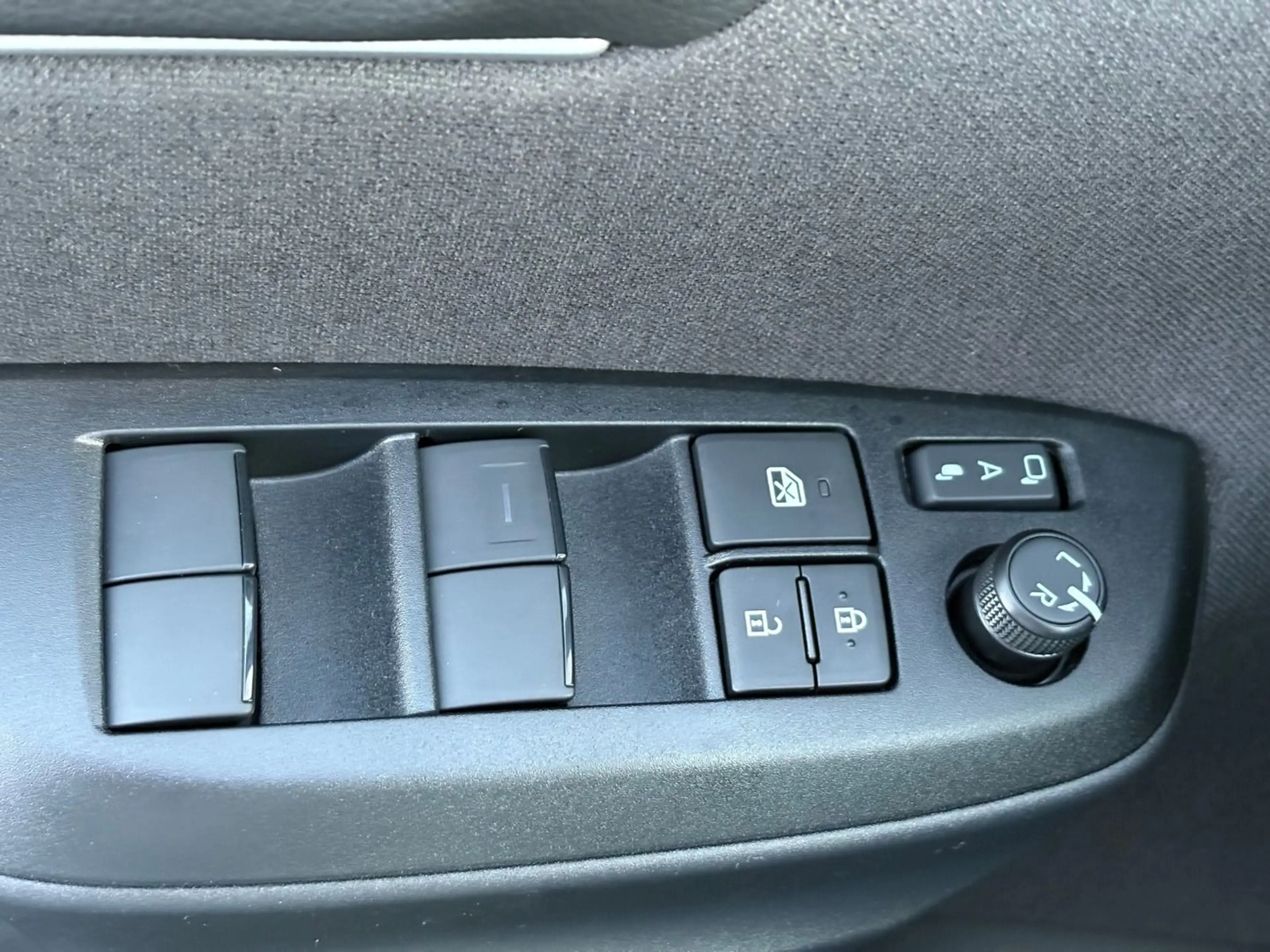 Toyota Yaris - 1,5 l, 116 PS 5-tg. Active Drive — photo 11