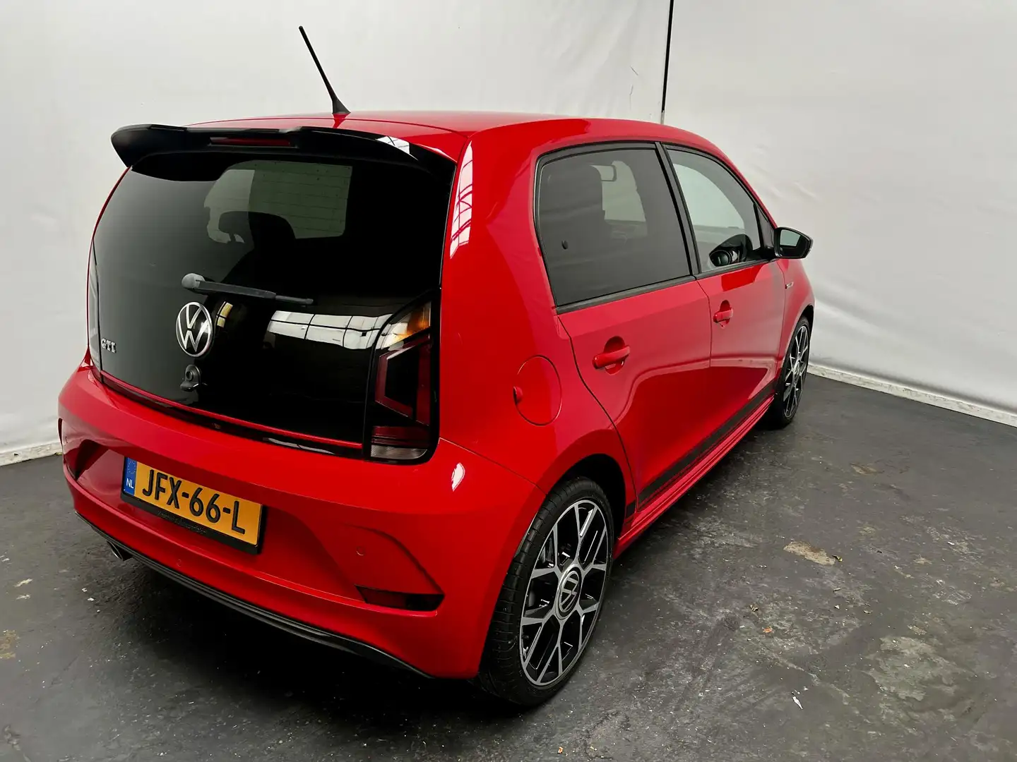 Volkswagen up! 1.0 TSI GTI Rouge - 2
