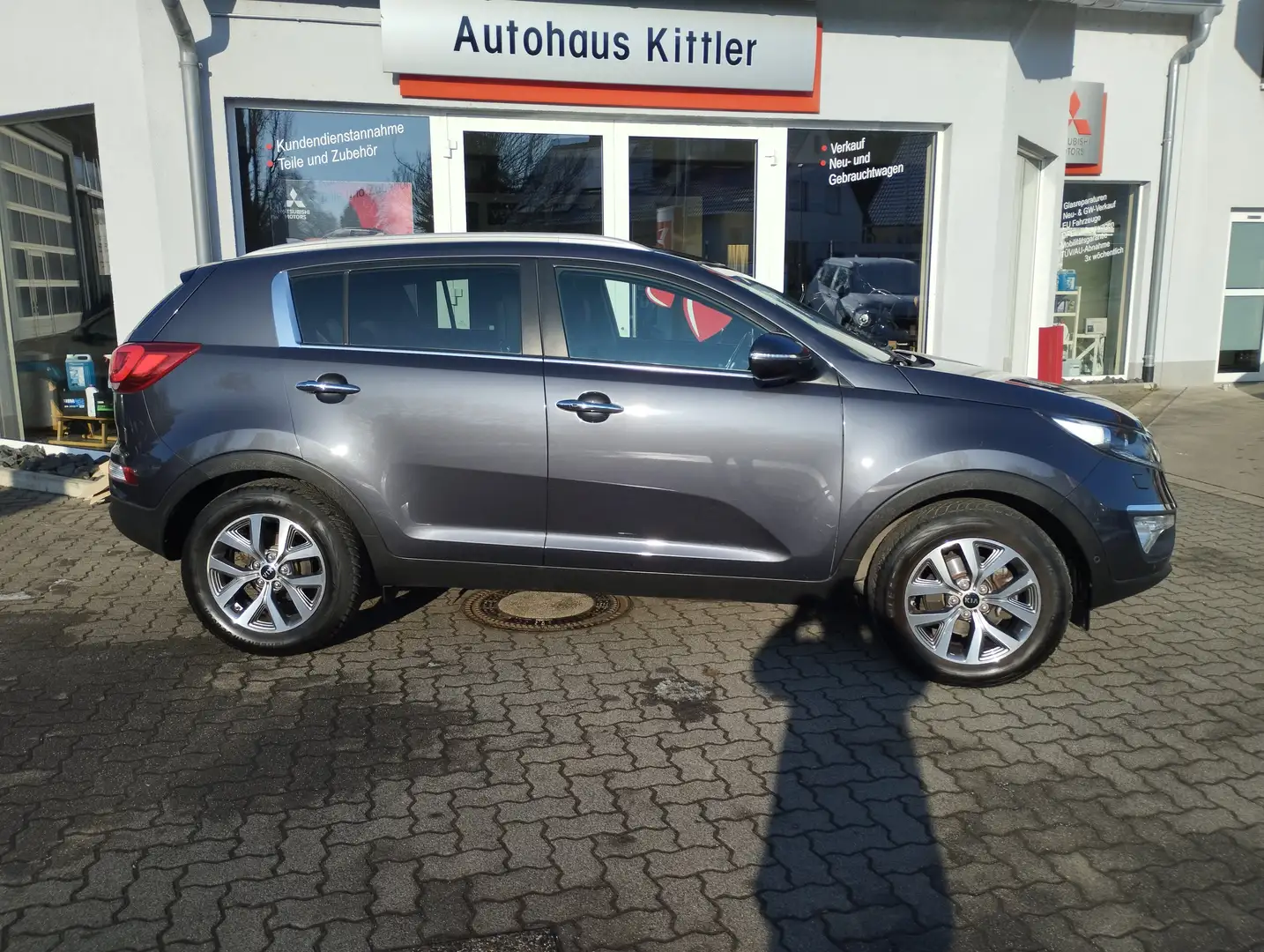 Kia Sportage Spirit 2WD "MIT AHK "BLACK-FRIDAY-DEAL" Grau - 2