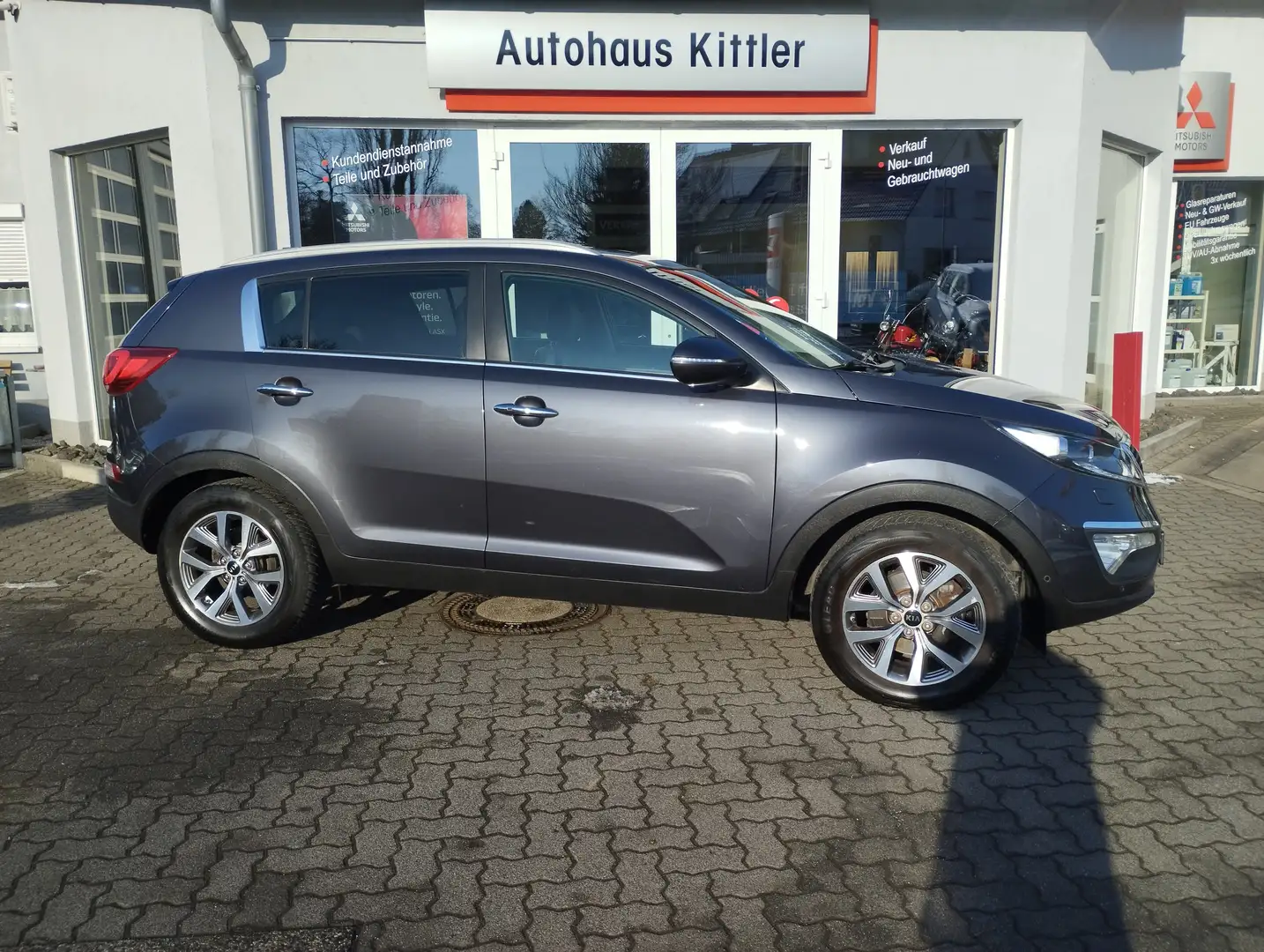 Kia Sportage Spirit 2WD "MIT AHK "BLACK-FRIDAY-DEAL" Grau - 1