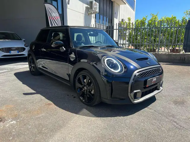 MINI Hatch view 3