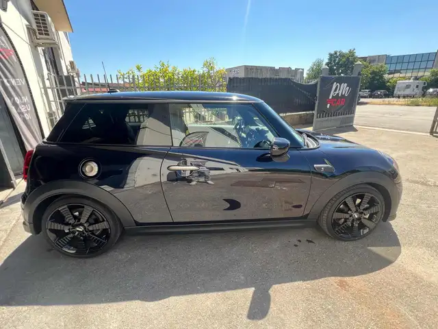 MINI Hatch view 4