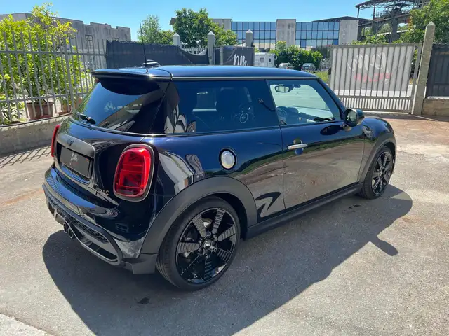 MINI Hatch view 5