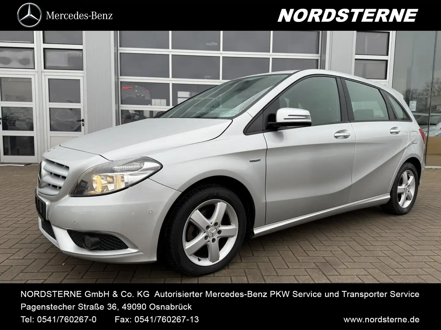 Mercedes-Benz B 180 B 180 d Style Chrompaket AHK Navi Sitzheizung Silber - 1