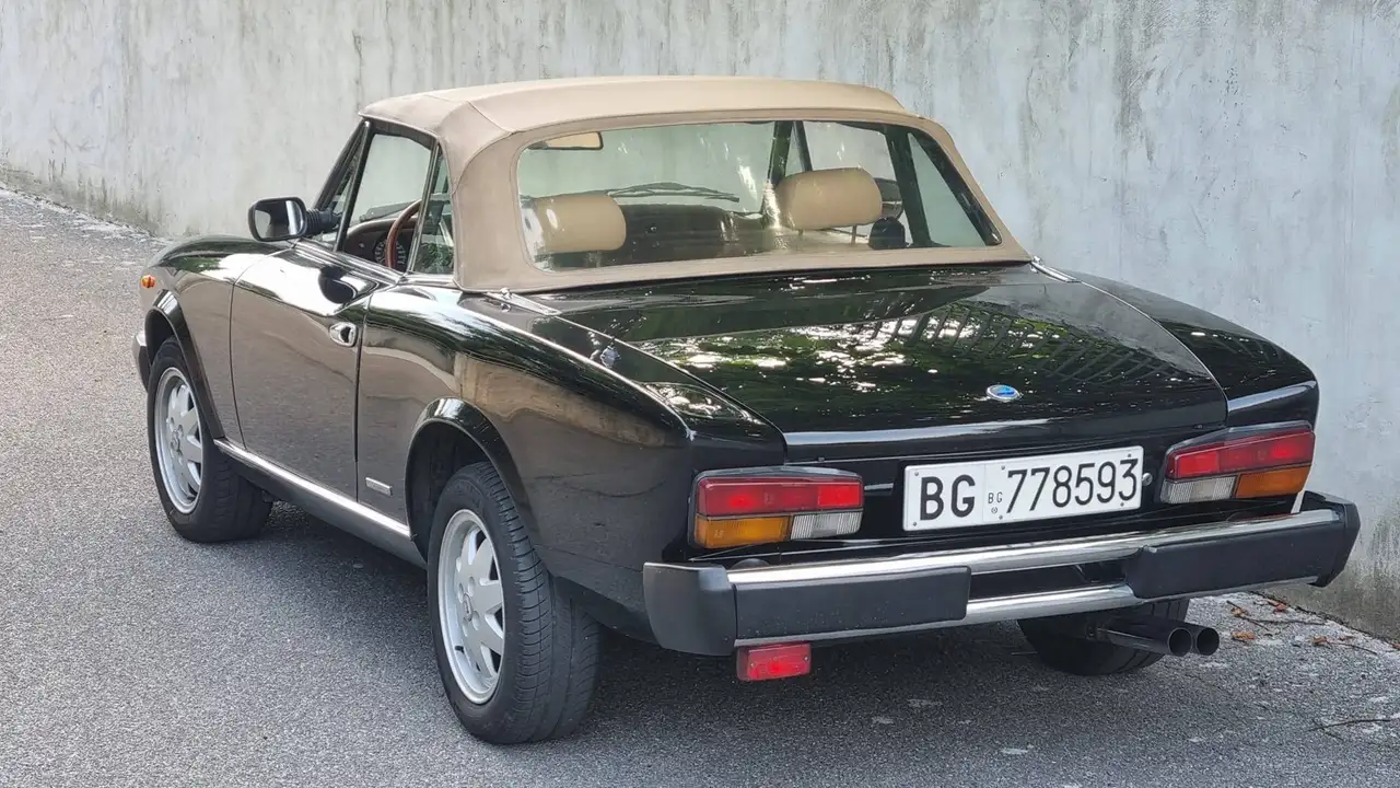 Fiat 124 Spider versione Azzurra Spider Europa, foto 7