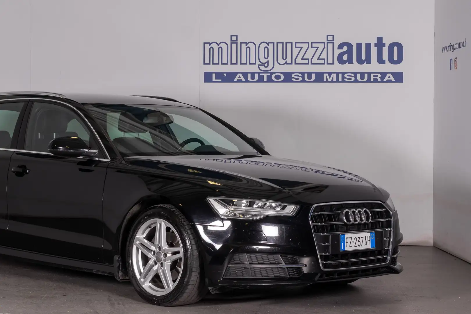 Audi A6 Avant 2.0 tdi ultra 190cv s-tronic s line Noir - 2