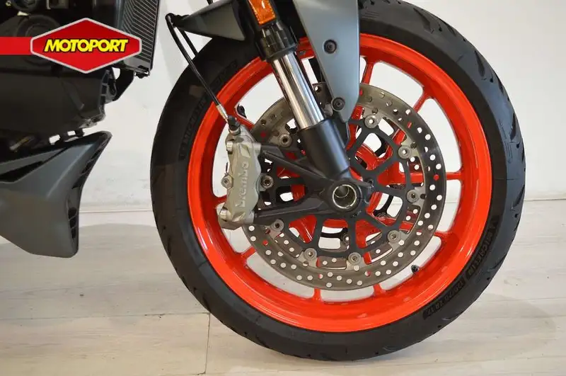 Ducati MONSTER - foto 6