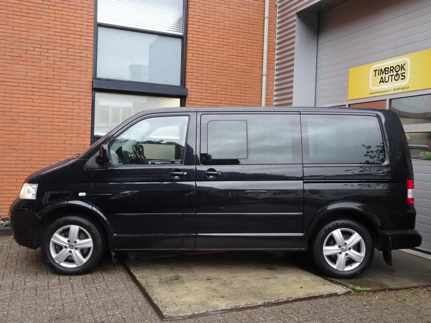Volkswagen Transporter Multivan 3.2 V6 / 4-Motion/Handbak/Highline/7-pers Zwart - 2