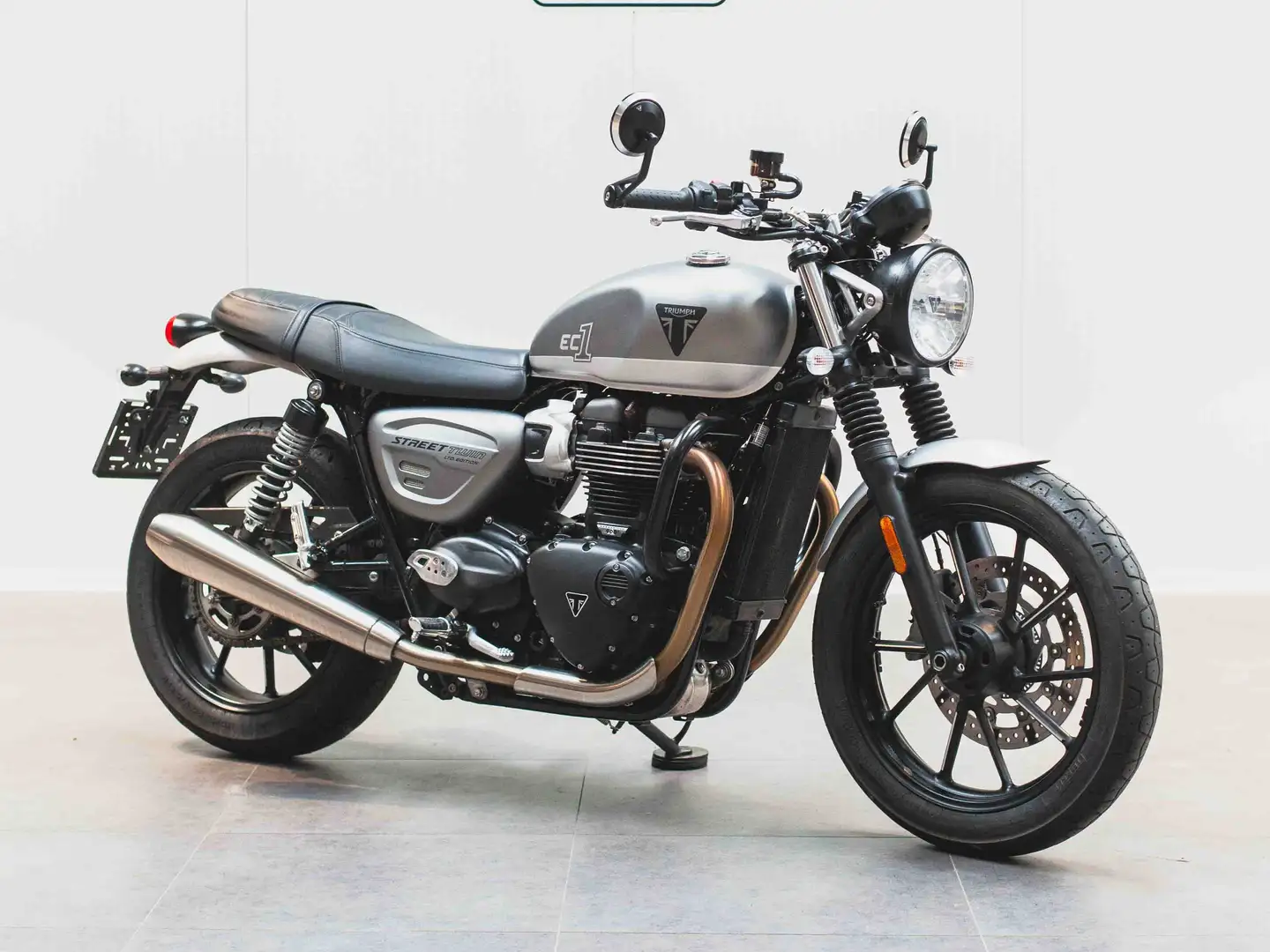 Triumph Street Twin EC1 Argintiu - 1
