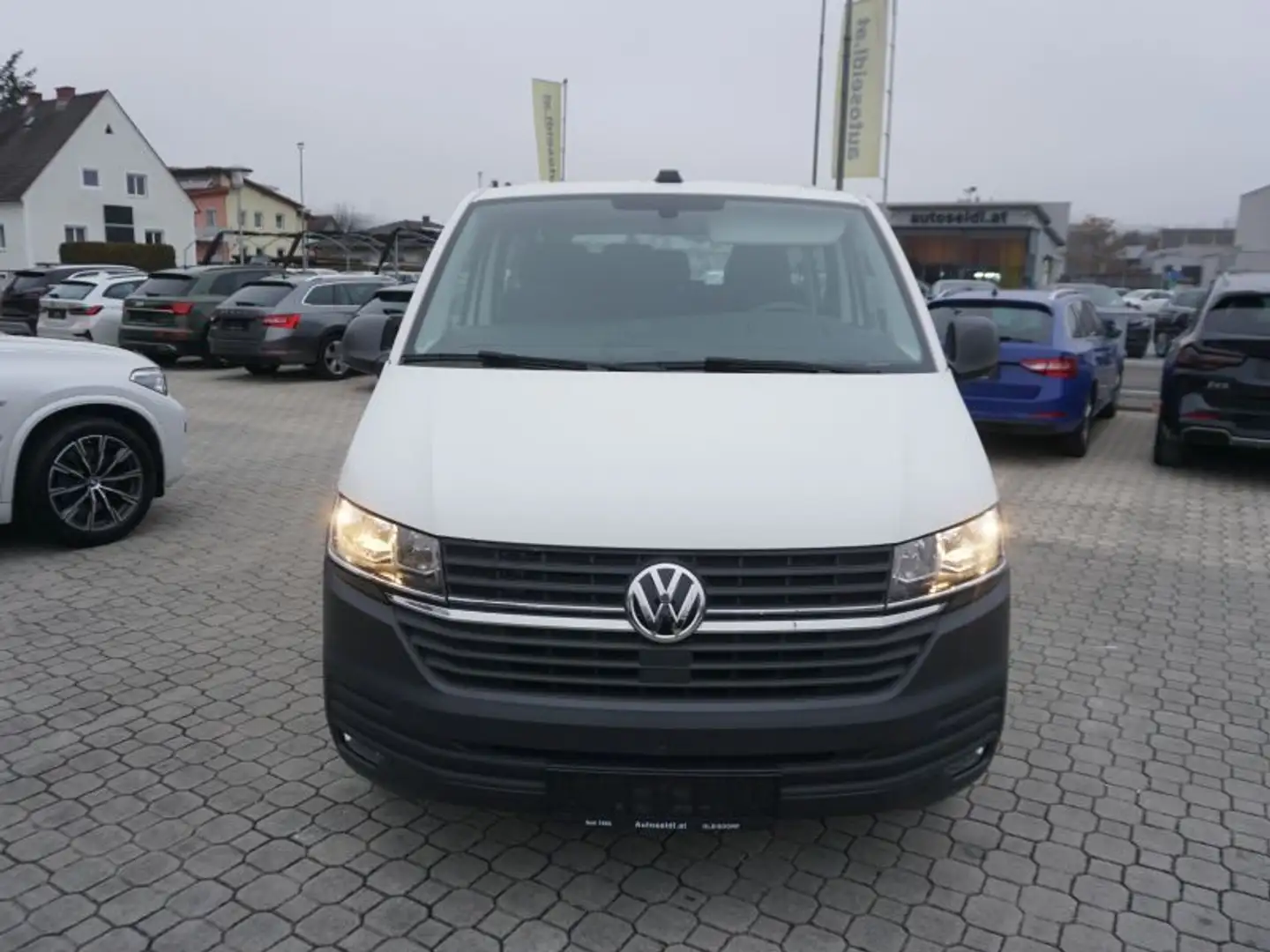 Volkswagen T6.1 Transporter 2,0 TDI *9-SITZE* Blanc - 2