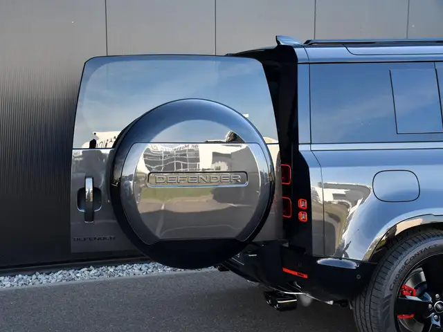 Land Rover Defender view 14
