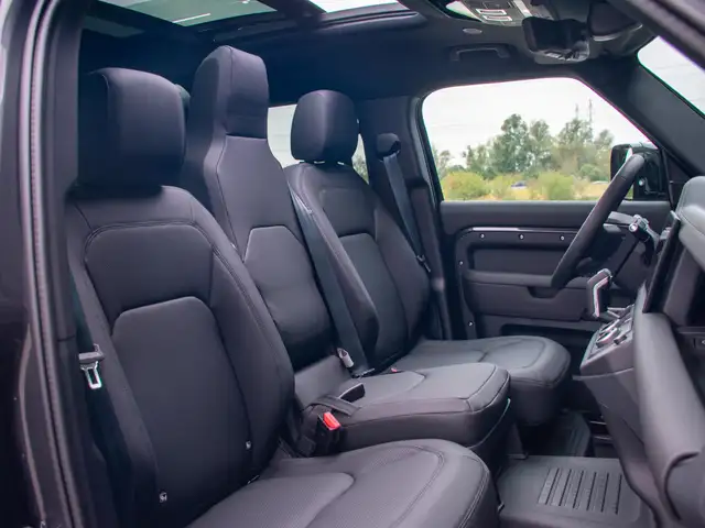 Land Rover Defender view 7