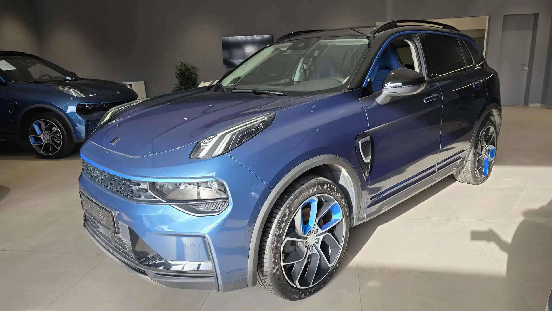 Lynk & Co 01 Bleu - 2