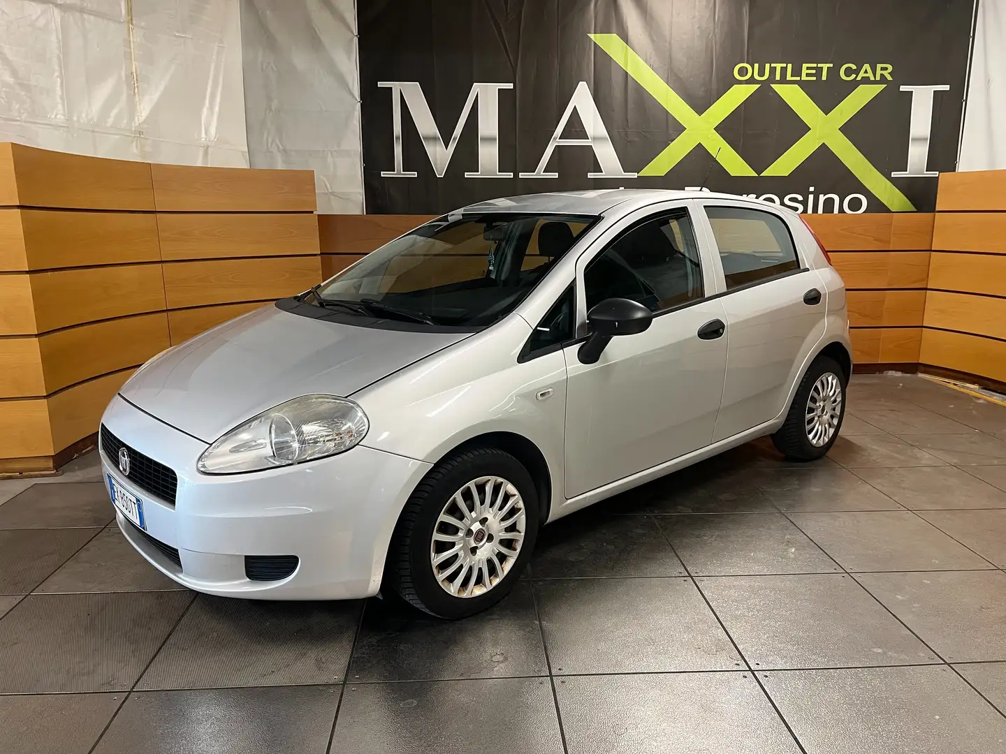Fiat Grande Punto 5p 1.3 mjt 16v Actual Zilver - 1
