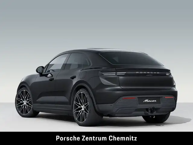 Porsche Macan view 3
