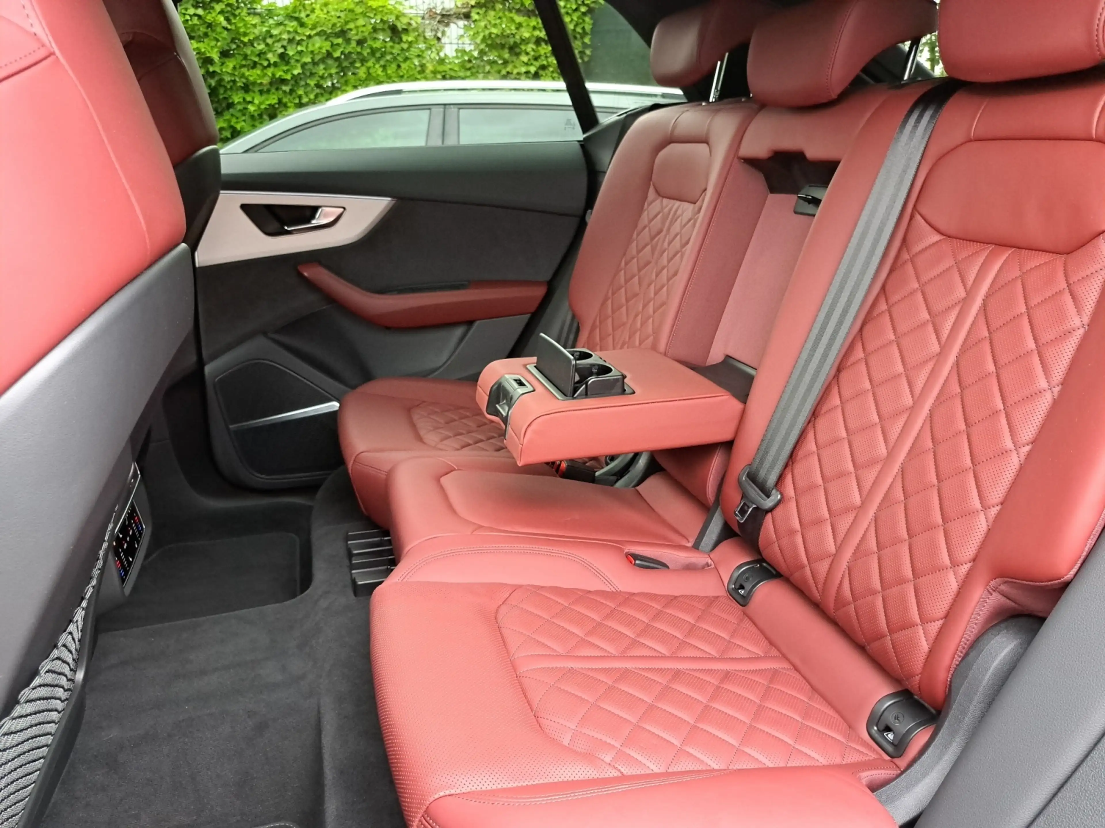 Audi SQ8 TFSI quattro tiptr. PANO AHK STANDHEIZ HEAD MATRI — photo 12