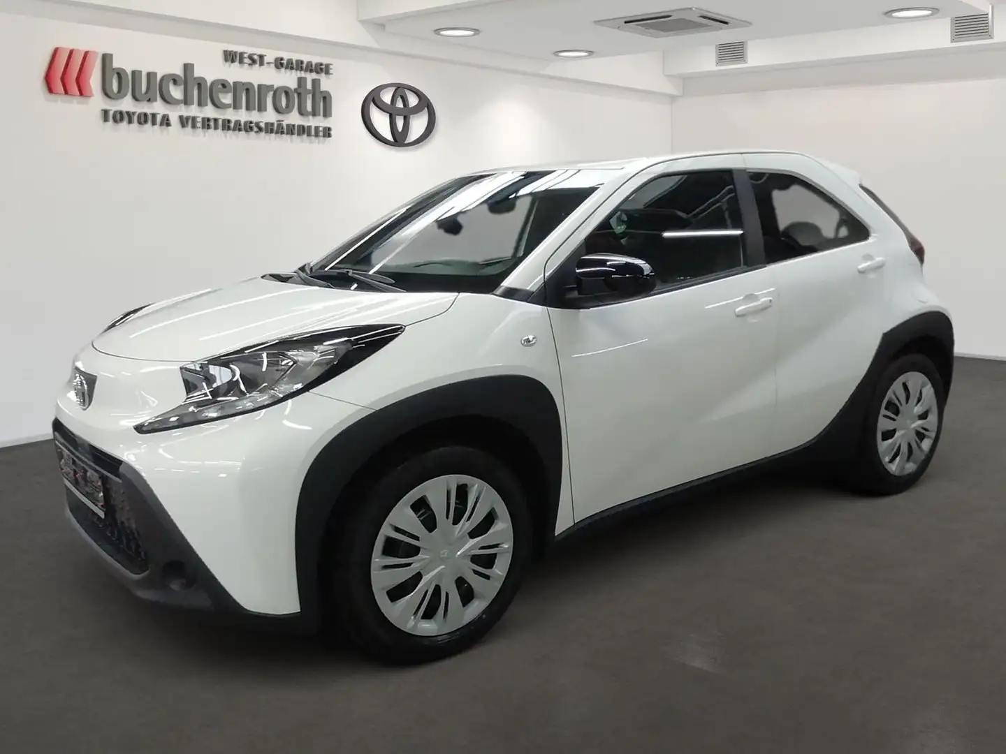 Toyota Aygo X Business Edition Alb - 1