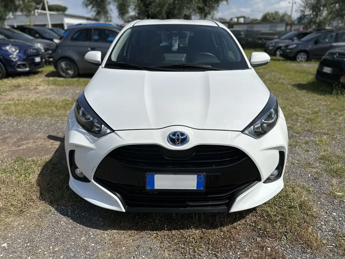 Toyota Yaris 1.5h Business Blanco - 2