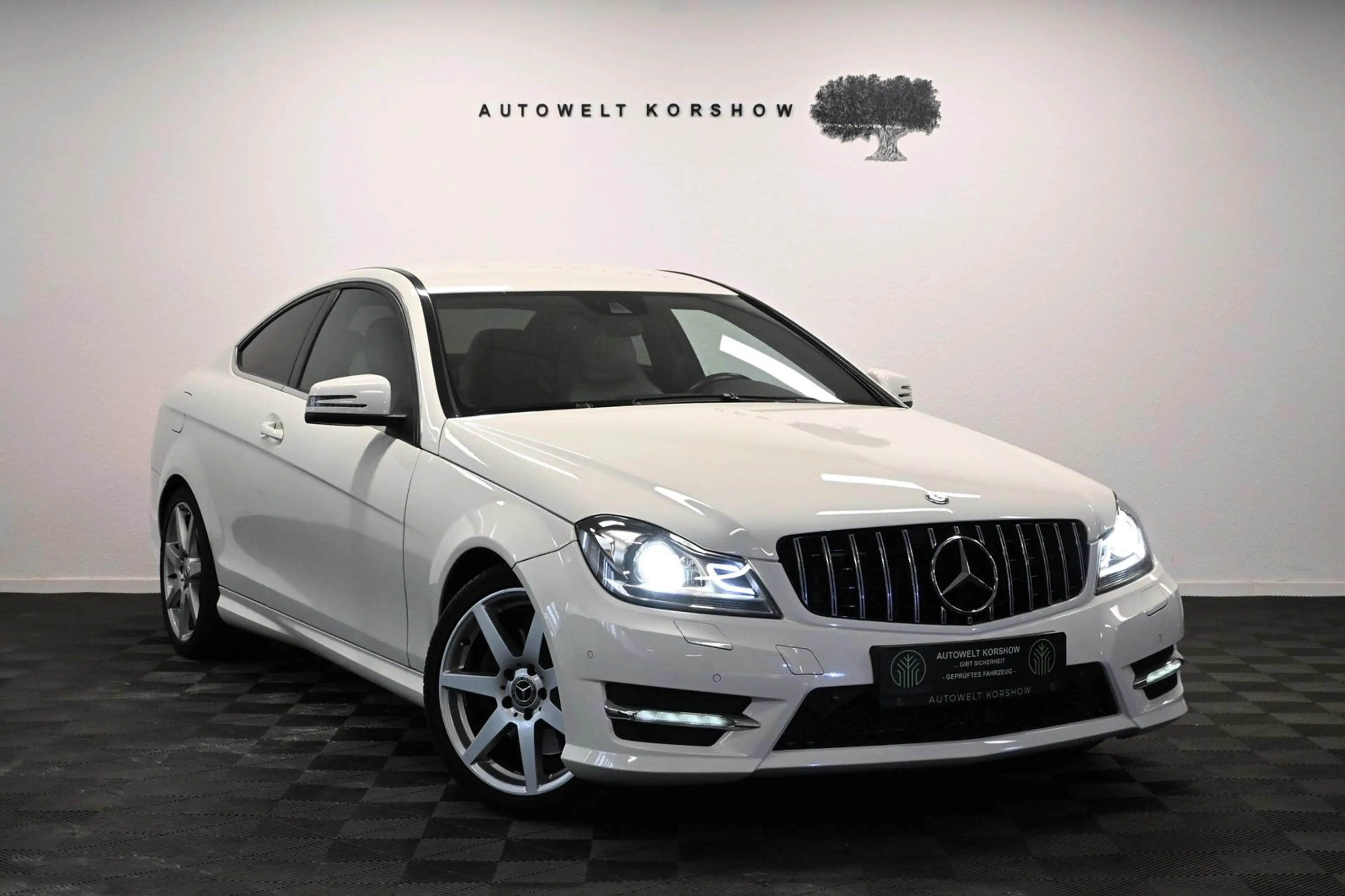 Mercedes-Benz C 350 Coupé AMG-LINE *SHZ *PDC *VOLLEDER *TEMPOM