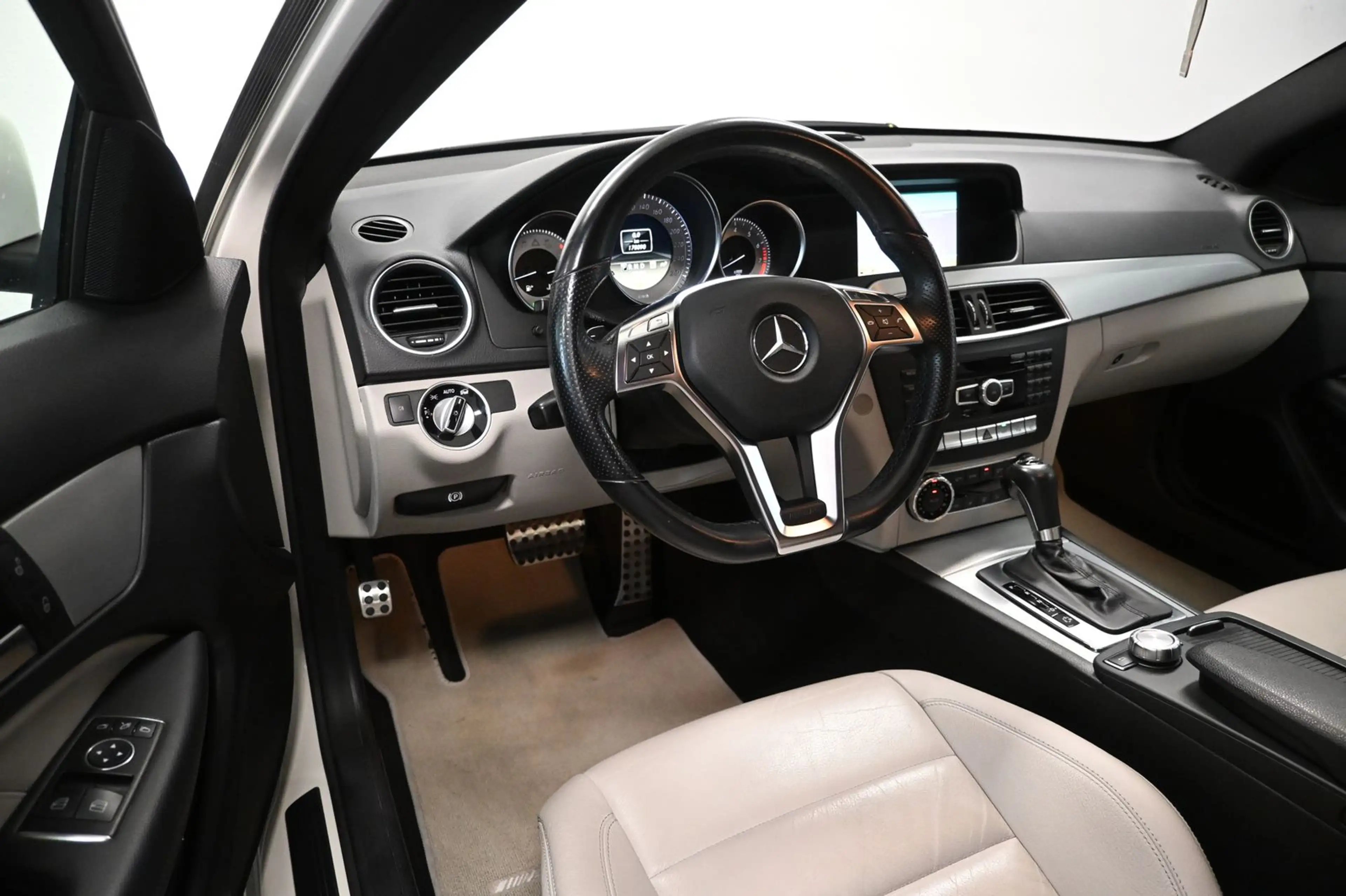 Mercedes-Benz C 350 Coupé AMG-LINE *SHZ *PDC *VOLLEDER *TEMPOM — photo 15