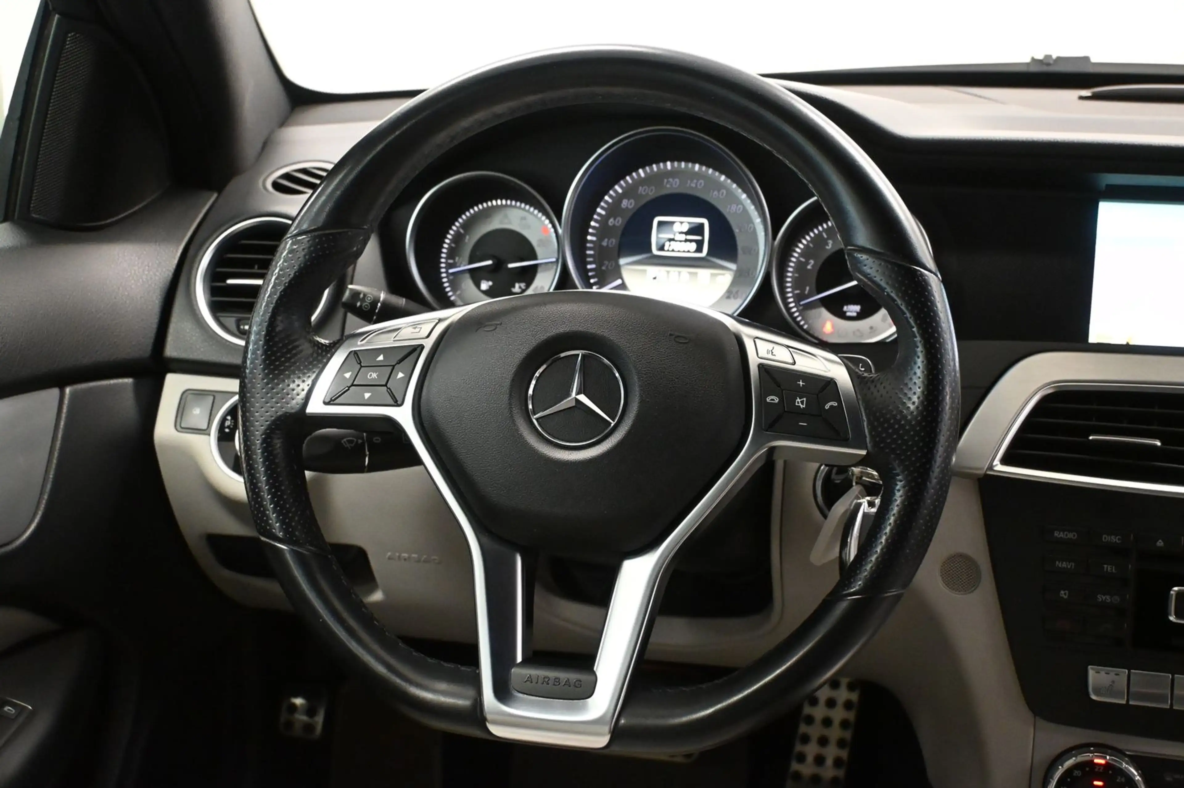 Mercedes-Benz C 350 Coupé AMG-LINE *SHZ *PDC *VOLLEDER *TEMPOM — photo 14
