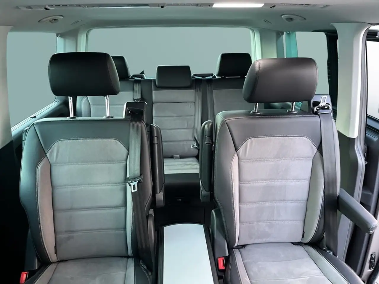 Volkswagen T6.1 Multivan 2.0 TDI Comfortline DSG 4MOTION 21