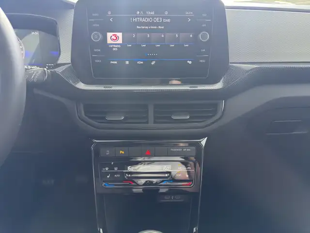 Volkswagen T-Cross view 8