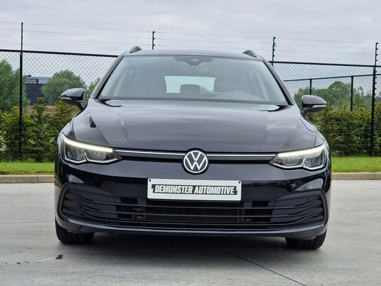 Volkswagen Golf Variant 1.0 etsi/Carplay/Heated Seats/Camera/Navi/ Schwarz - 2