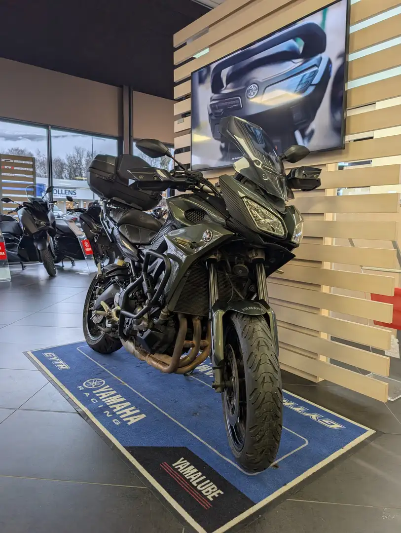 Yamaha MT-09 Vert - 2