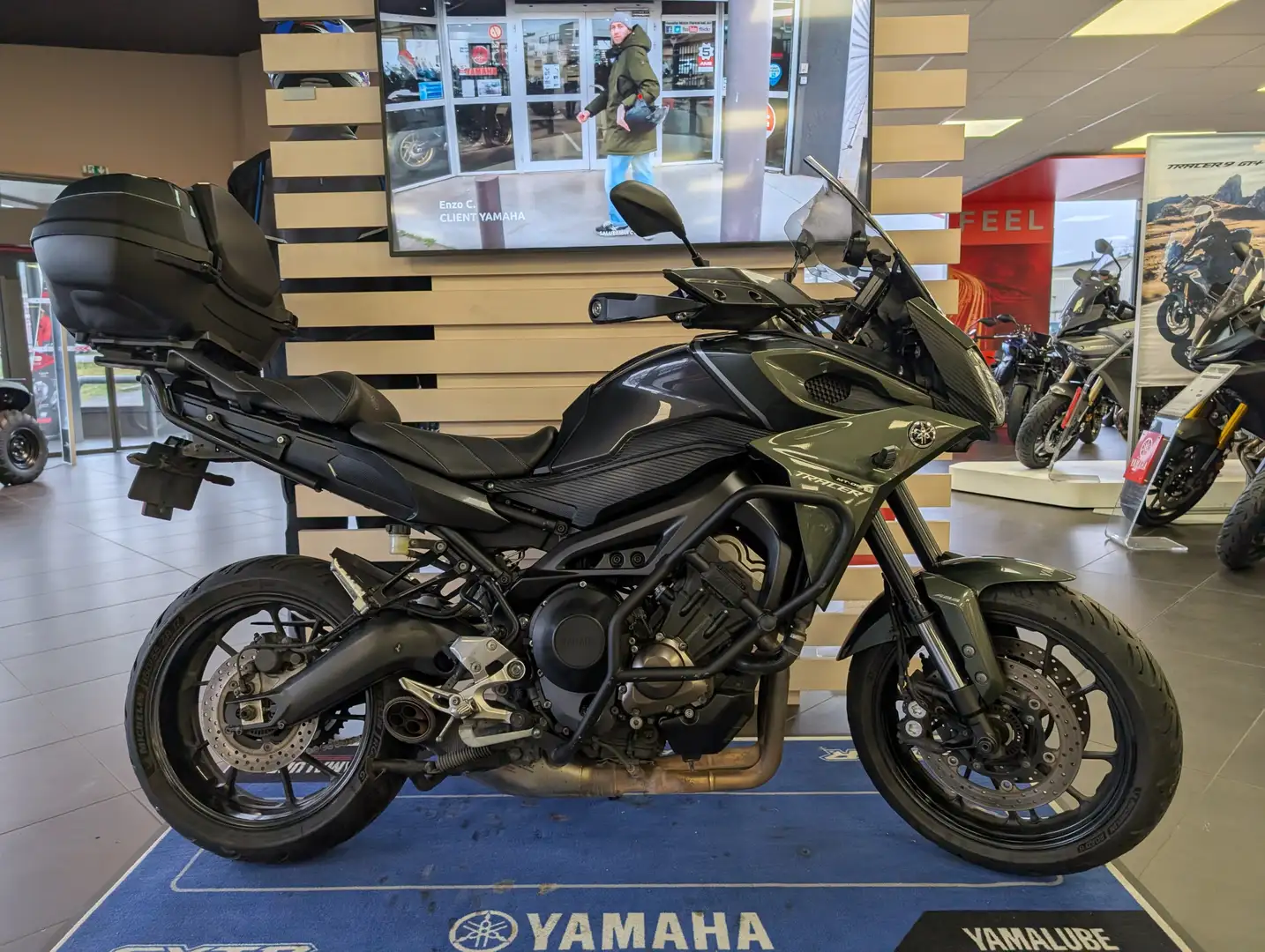 Yamaha MT-09 Vert - 1