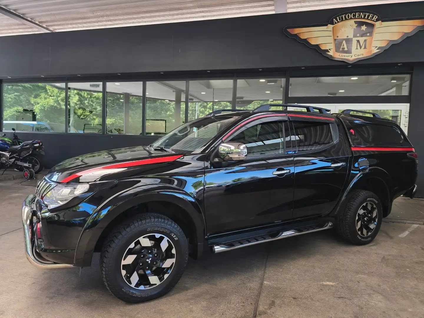 Mitsubishi L200 DOKA 4WD AUTOMATIK Top HARDTOP/LEDER/AHK Noir - 2