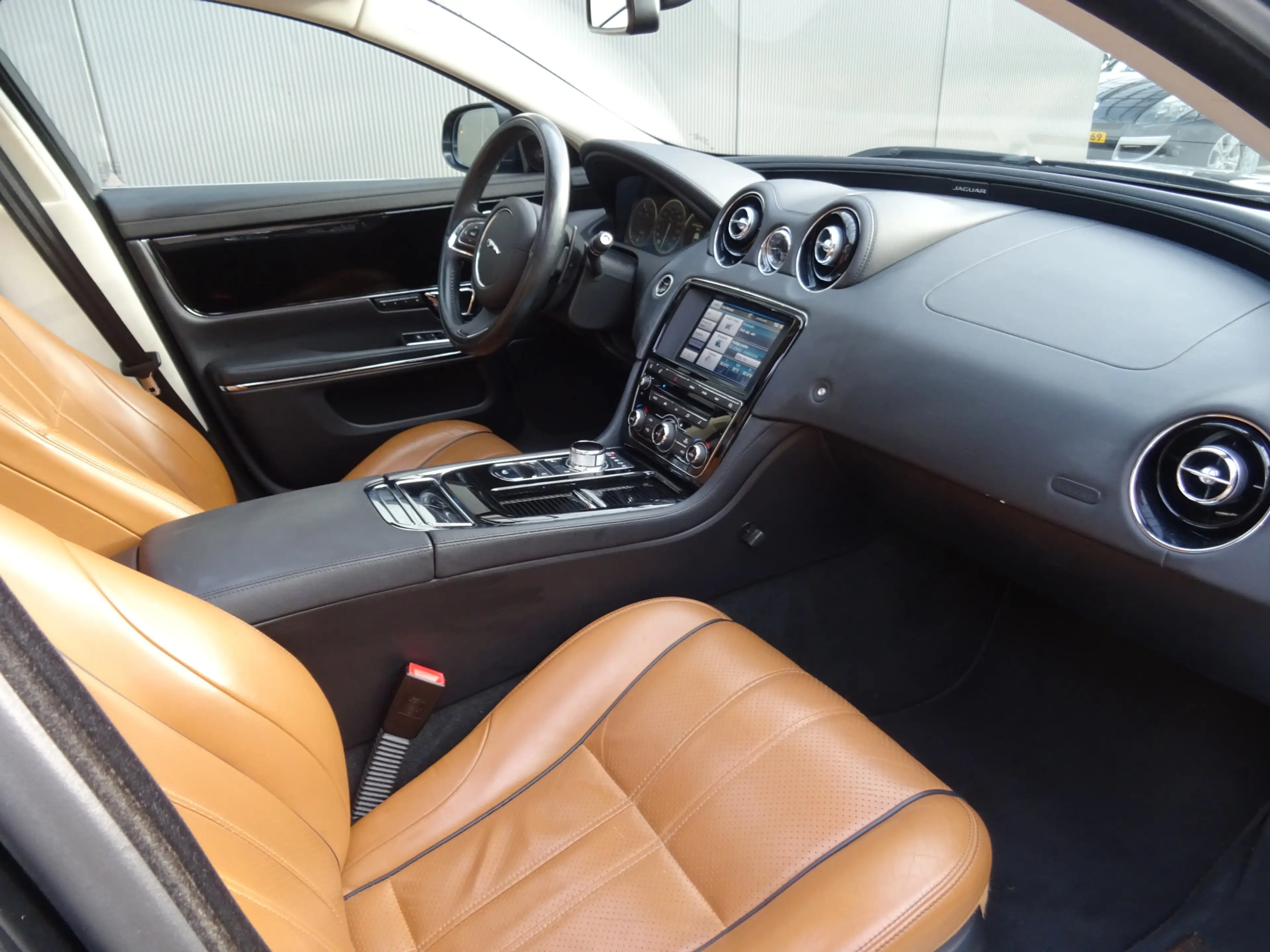 Jaguar XJ 2.0 Premium Luxury * MASSAGE * ZEER LUXE UITV. !! — photo 4